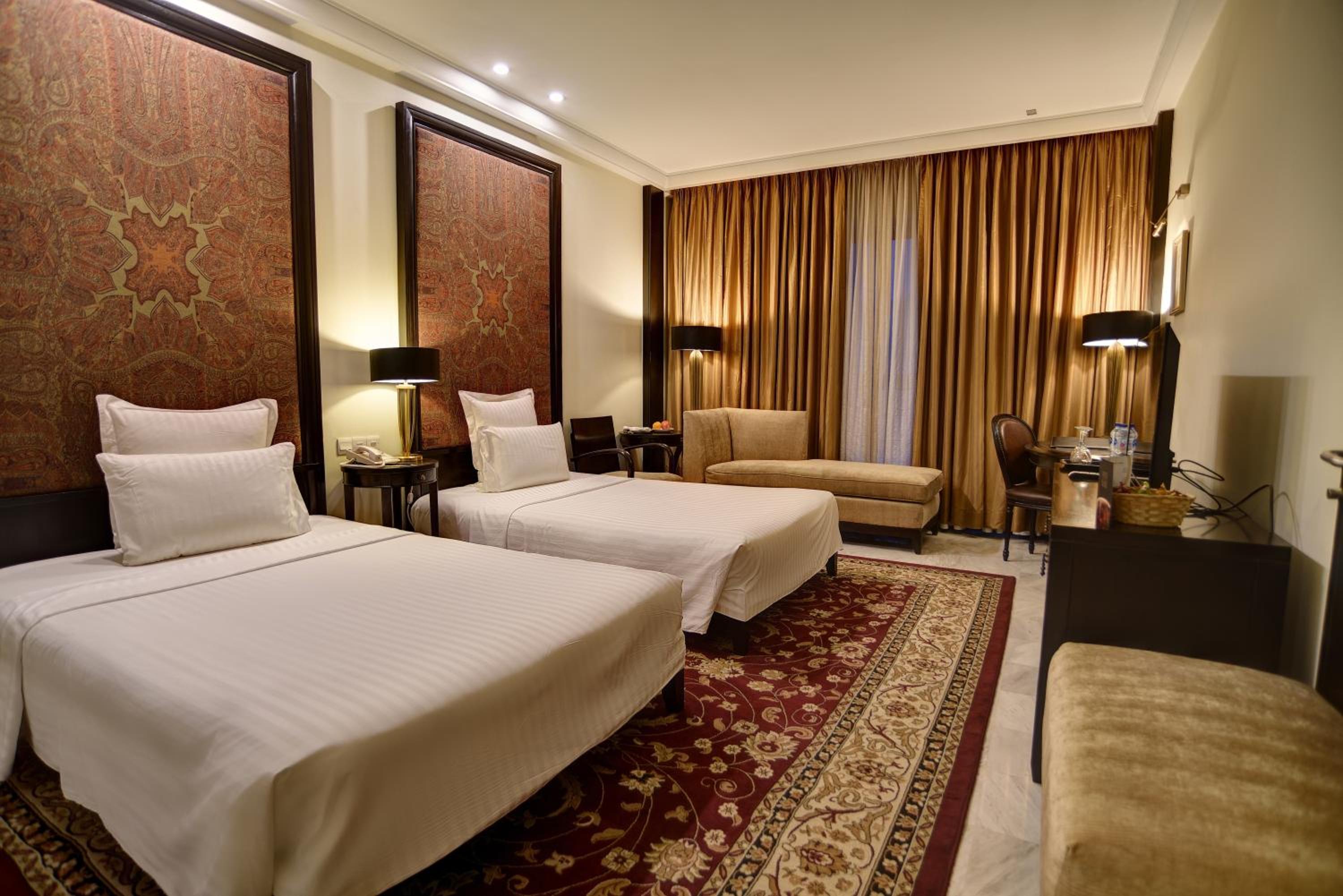 Deluxe Twin Room photo 2