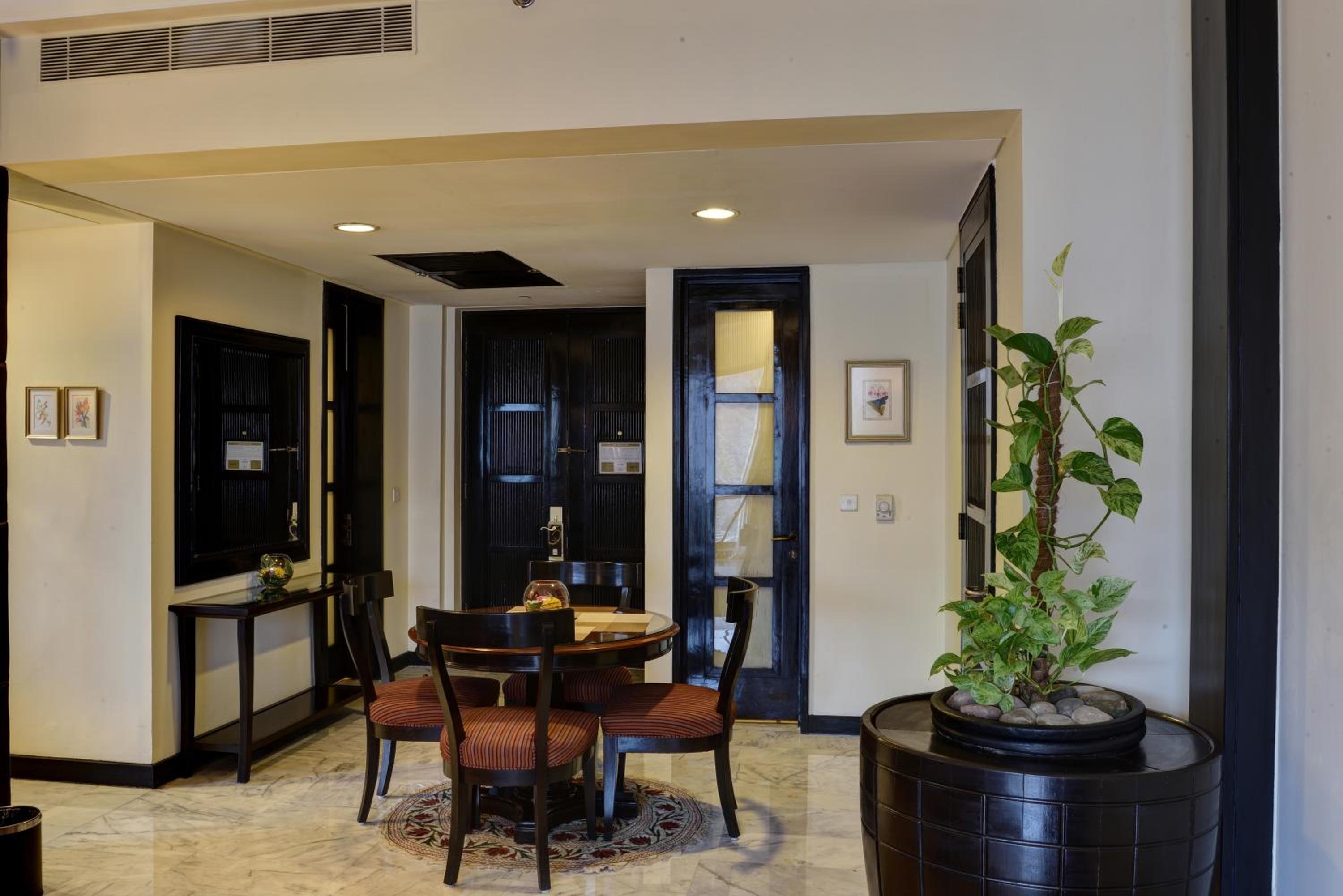 Deluxe Suite photo 1