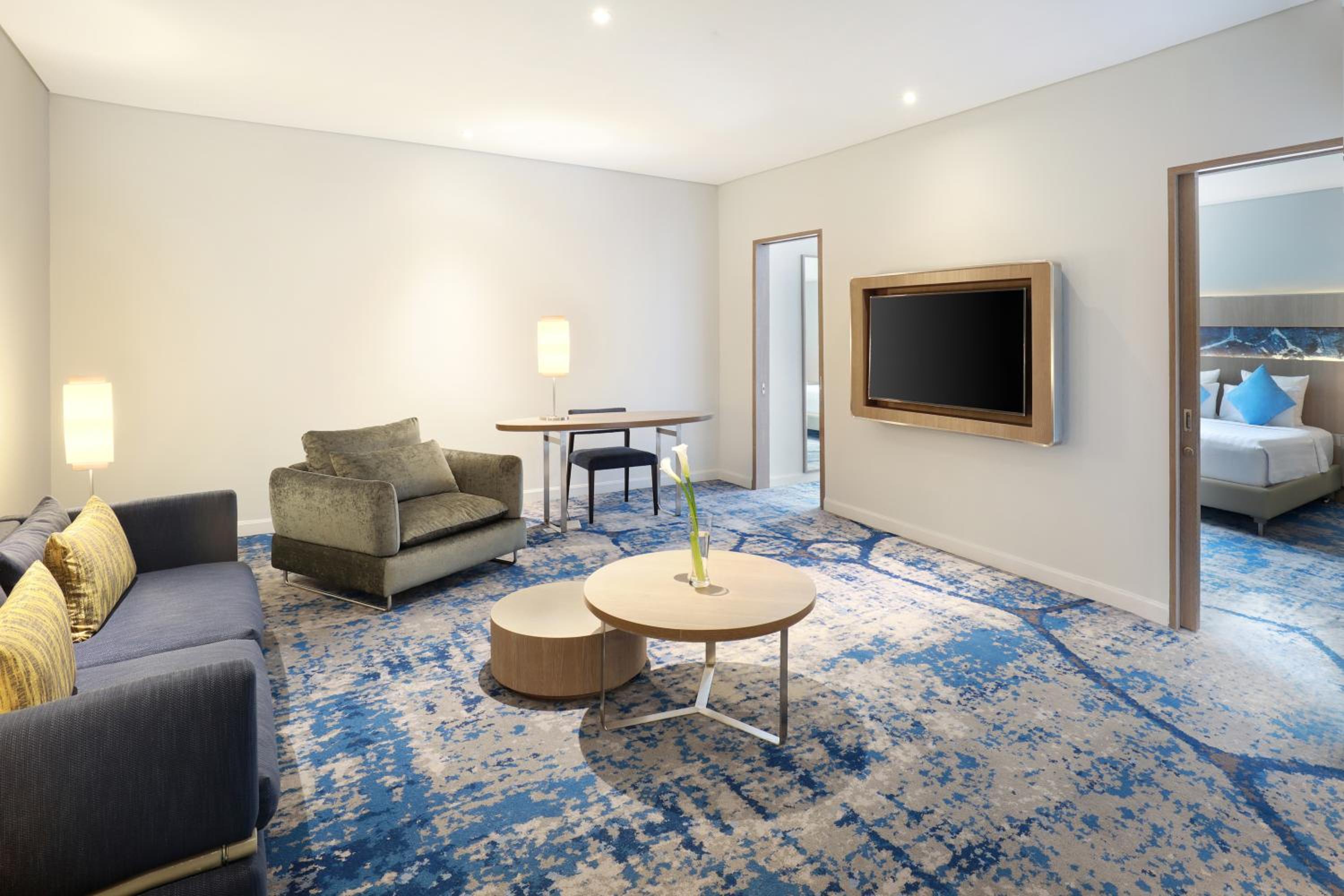 Deluxe Suite - Premier Floor - Photo 4