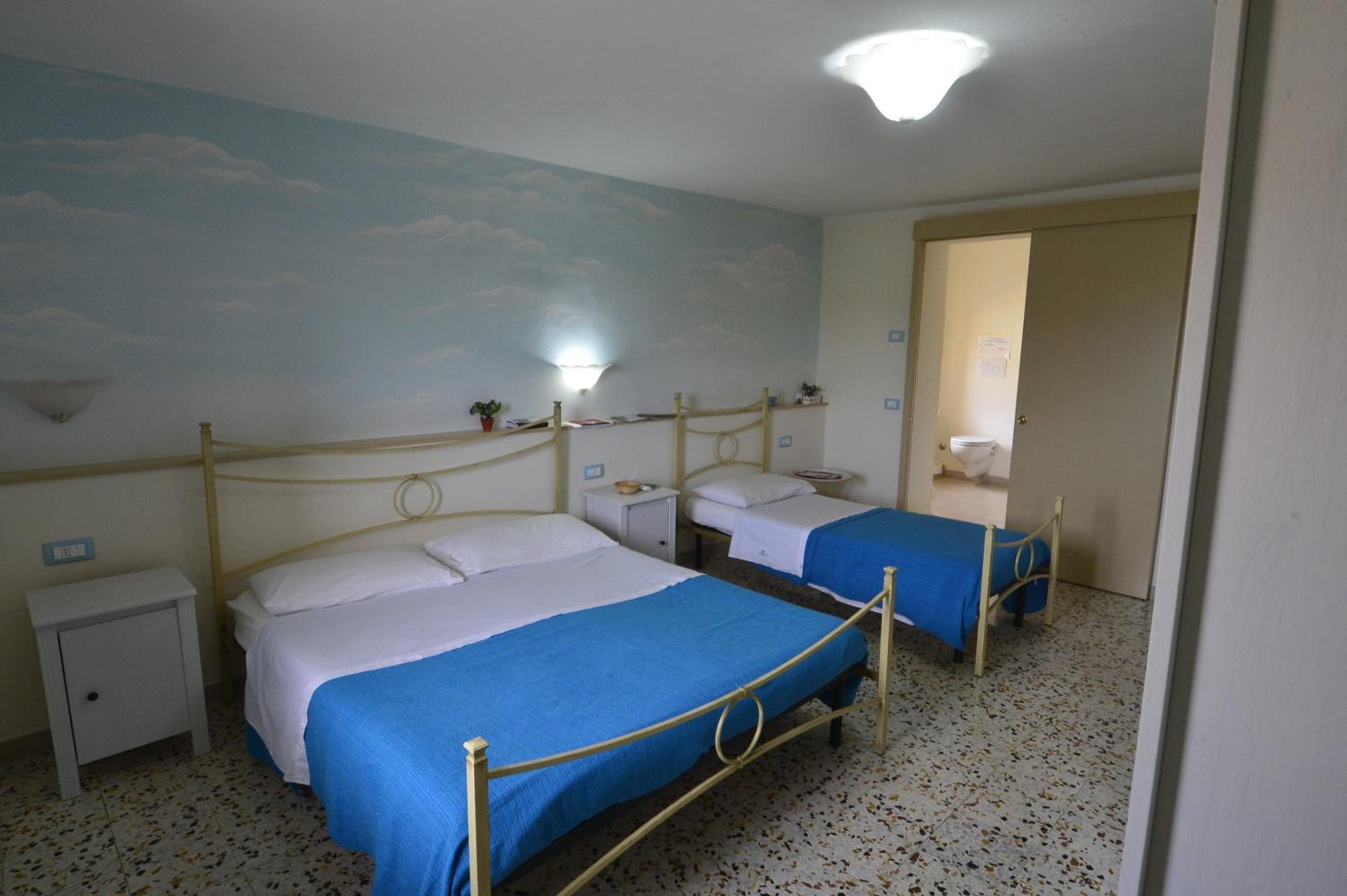 Triple Room - Photo 6