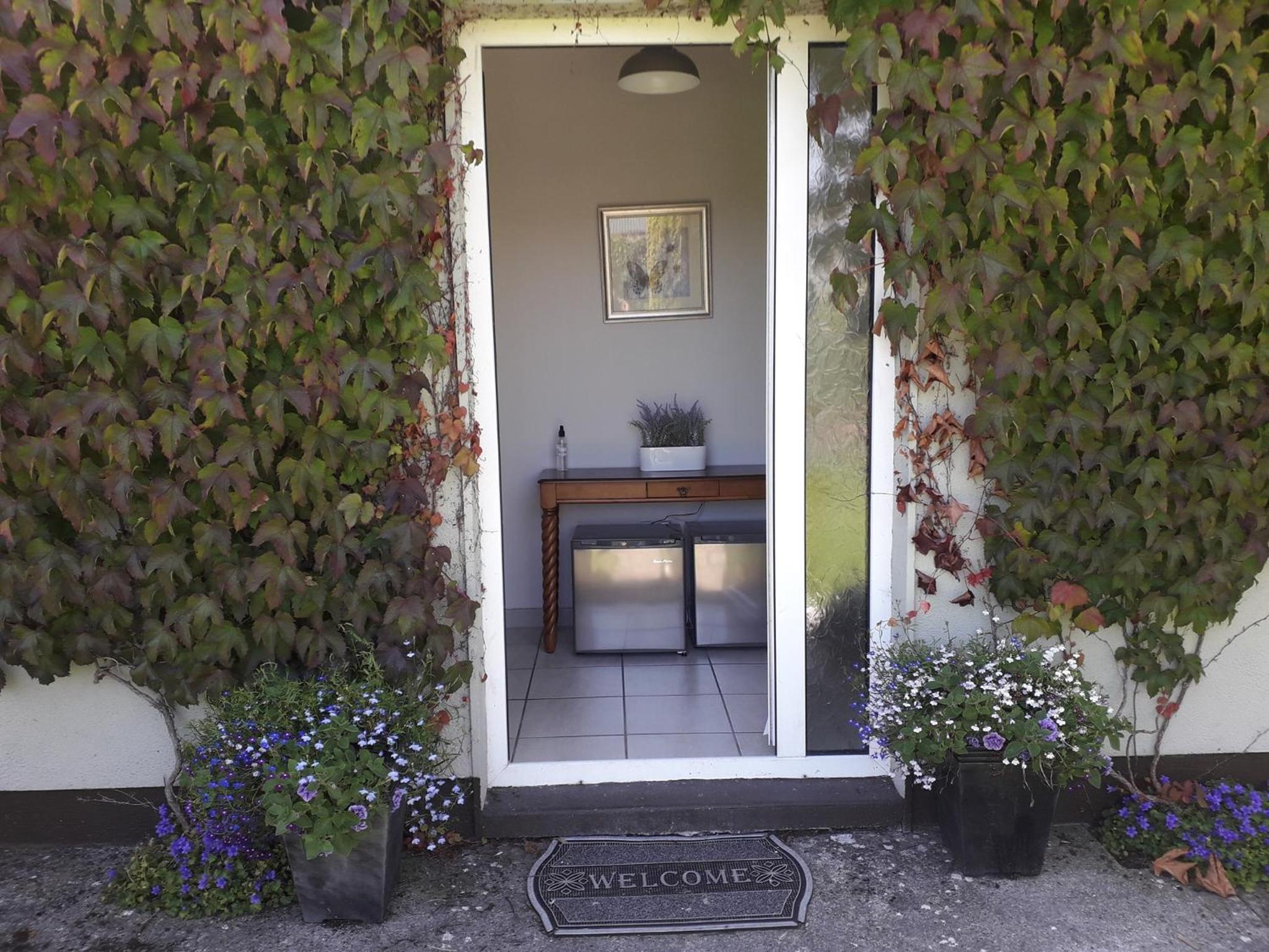 Double Room with Private Bathroom - Photo 4