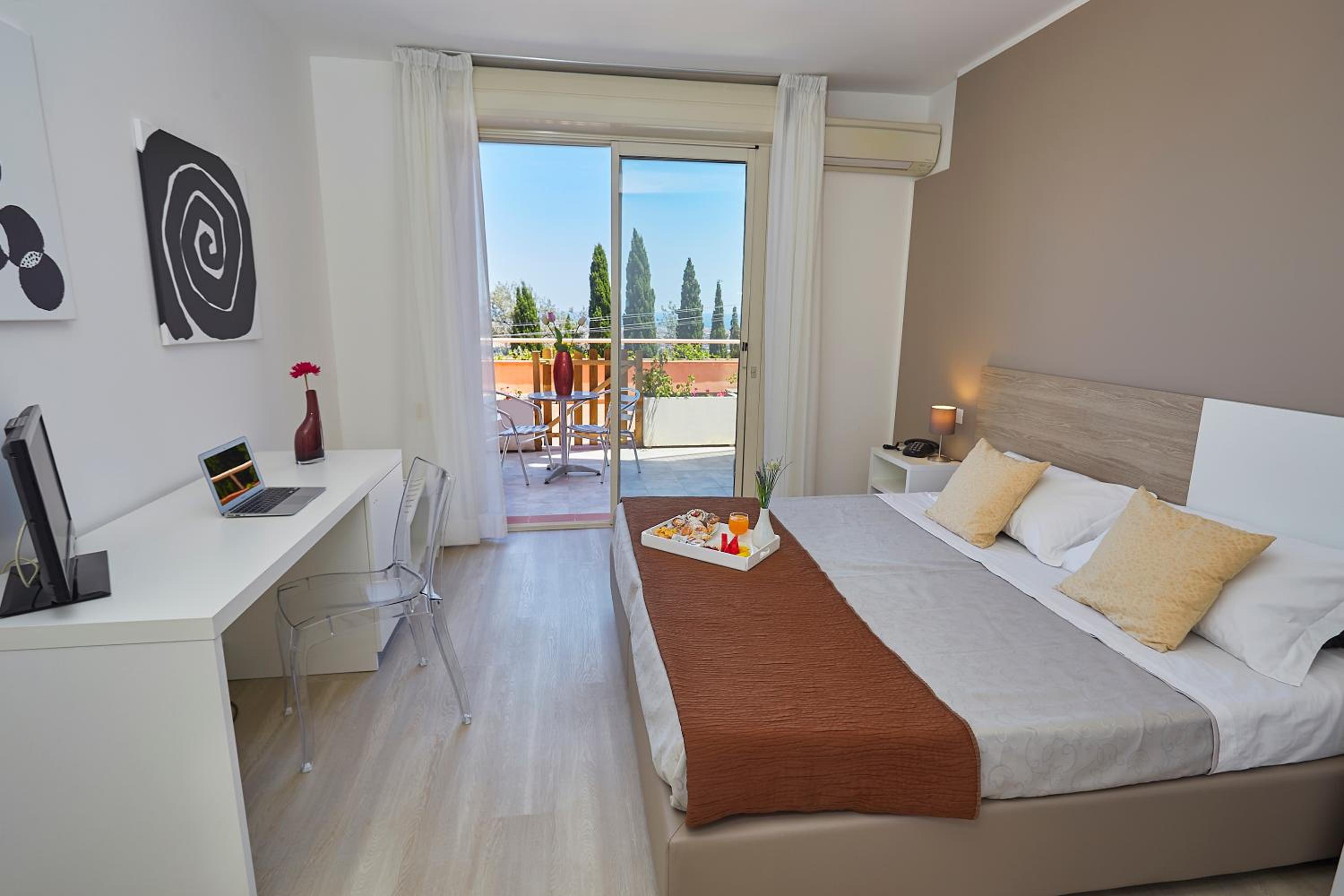 Standard Doppel- oder Zweibettzimmer mit teilweisem Blick