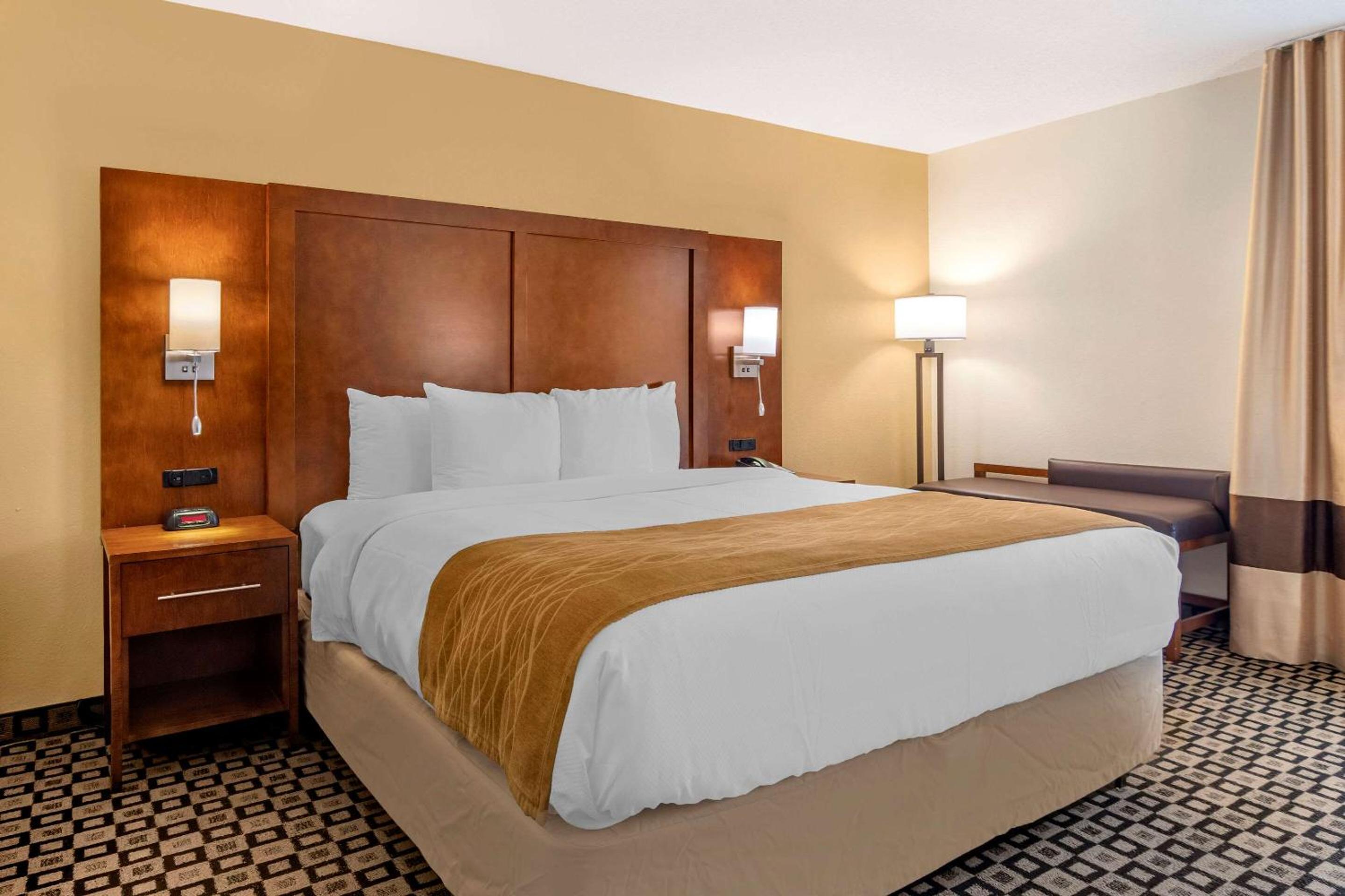 King Room - Disability Access/Non-Smoking - Photo 1