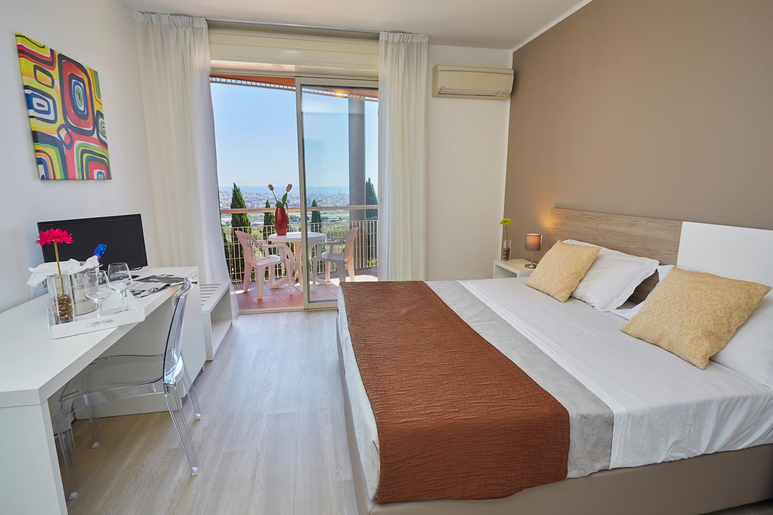 Standard Double Room - Photo 1