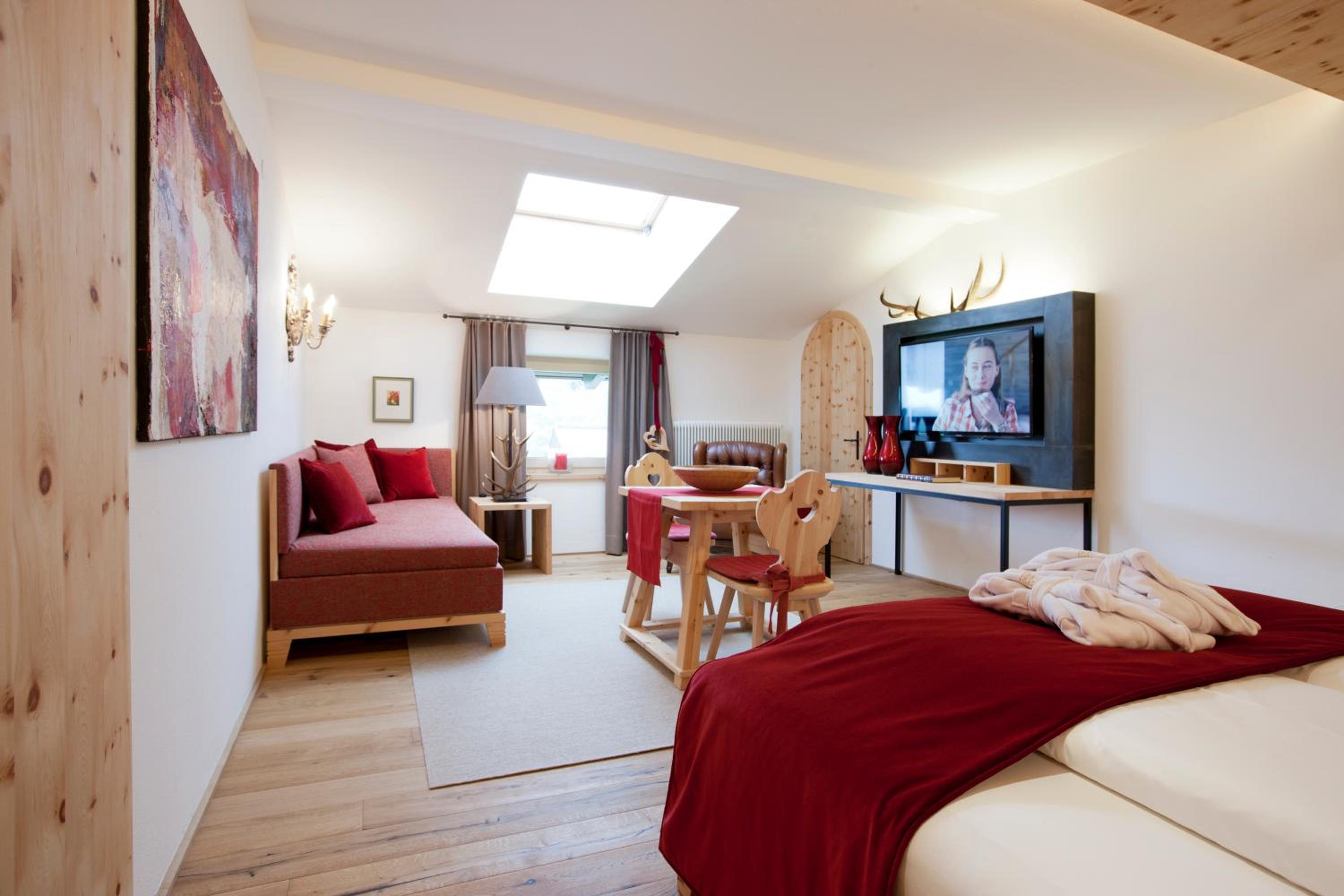 Deluxe Double Room - Photo 13