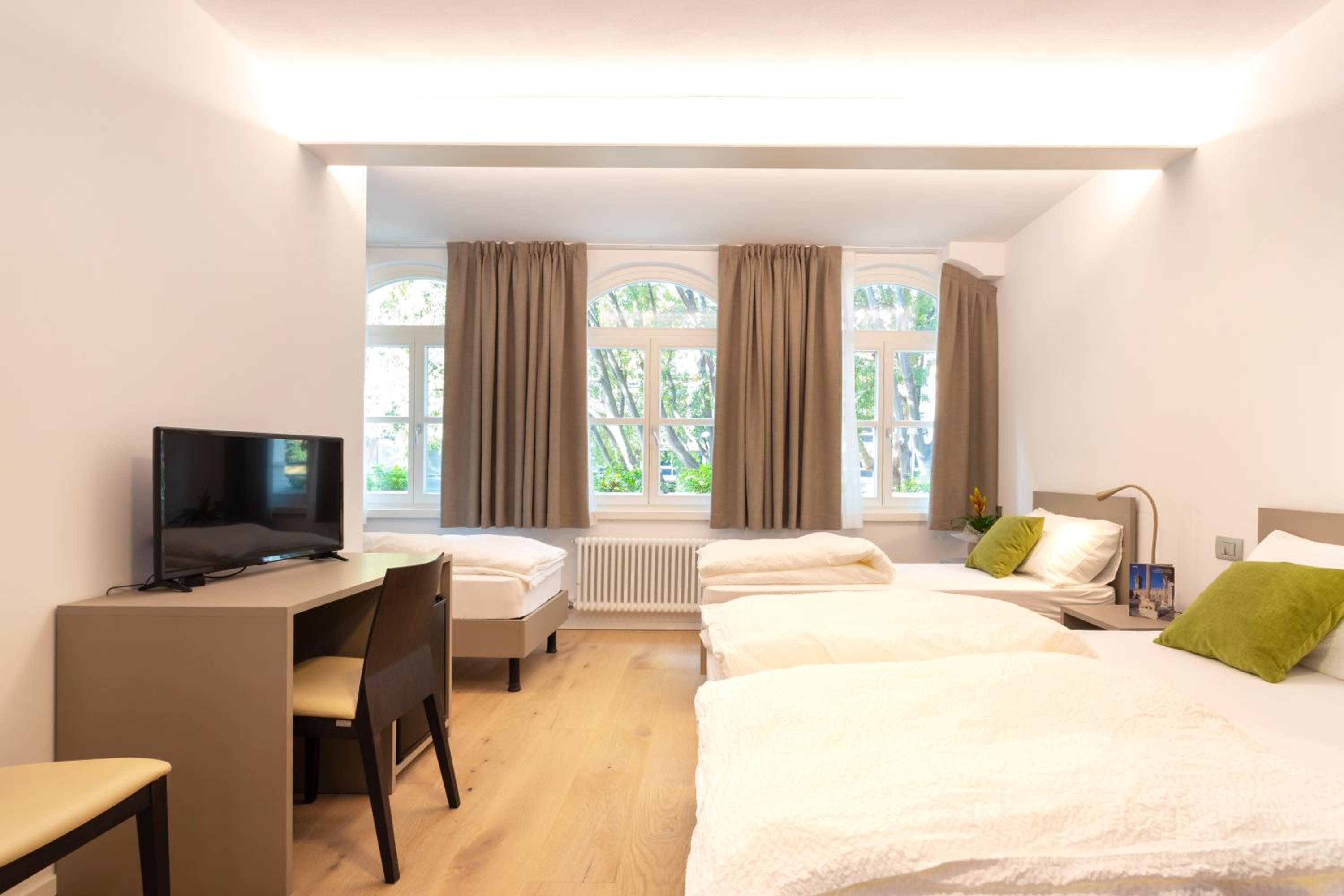 Quadruple Room with Extra Bed photo 1