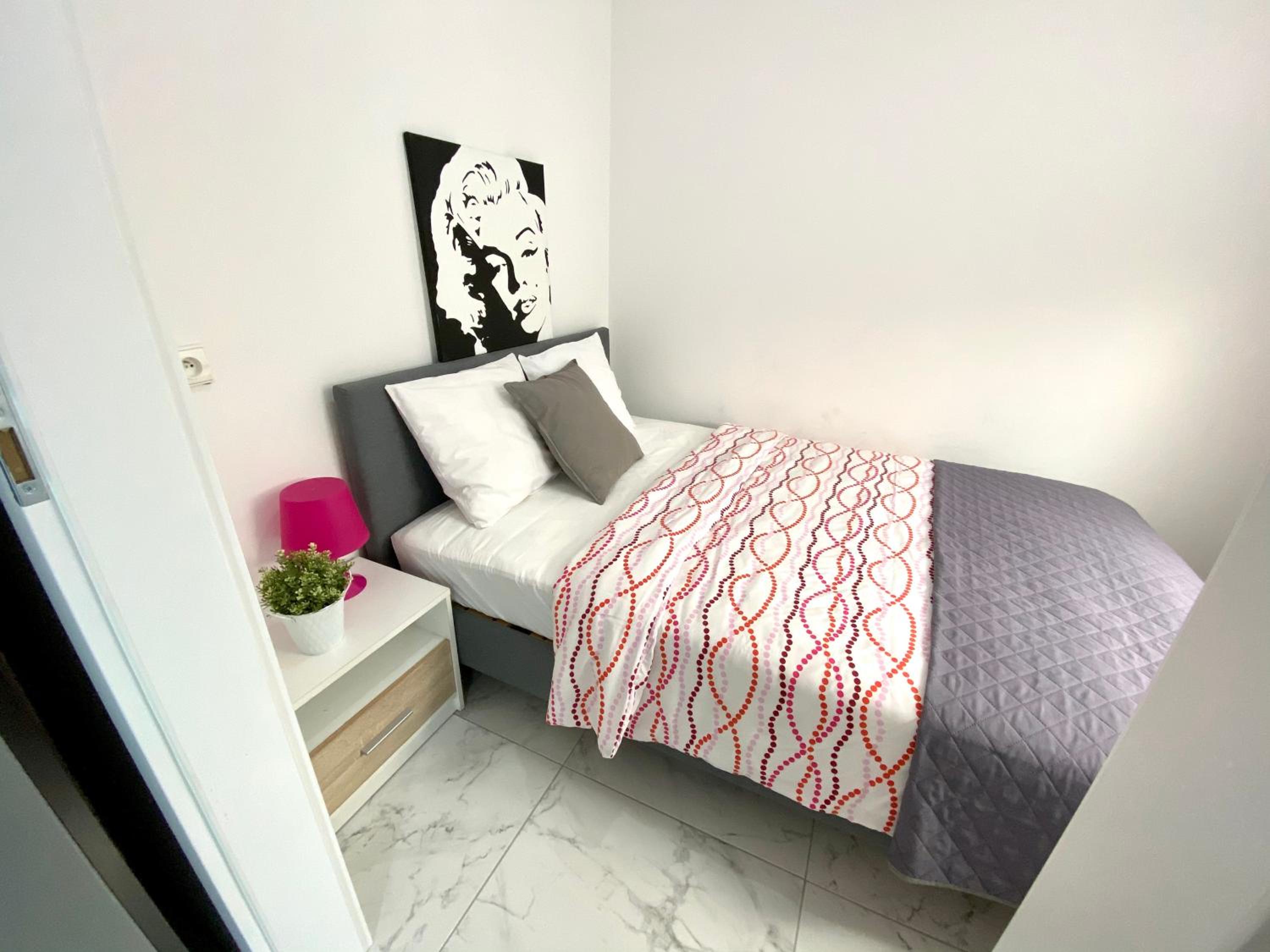 Two-Bedroom Apartment - Photo 33