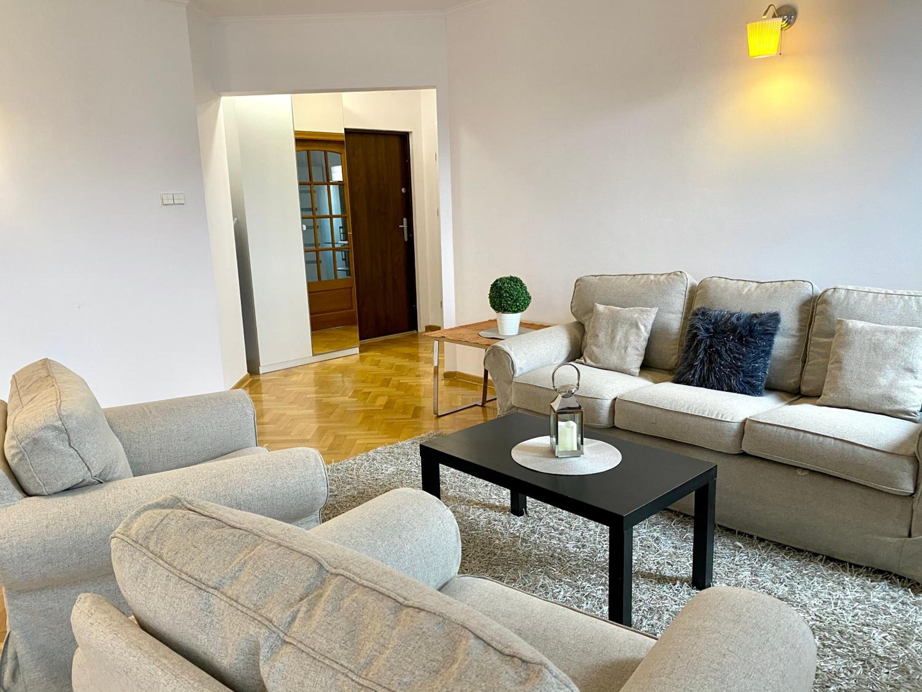 Two-Bedroom Apartment - Photo 31