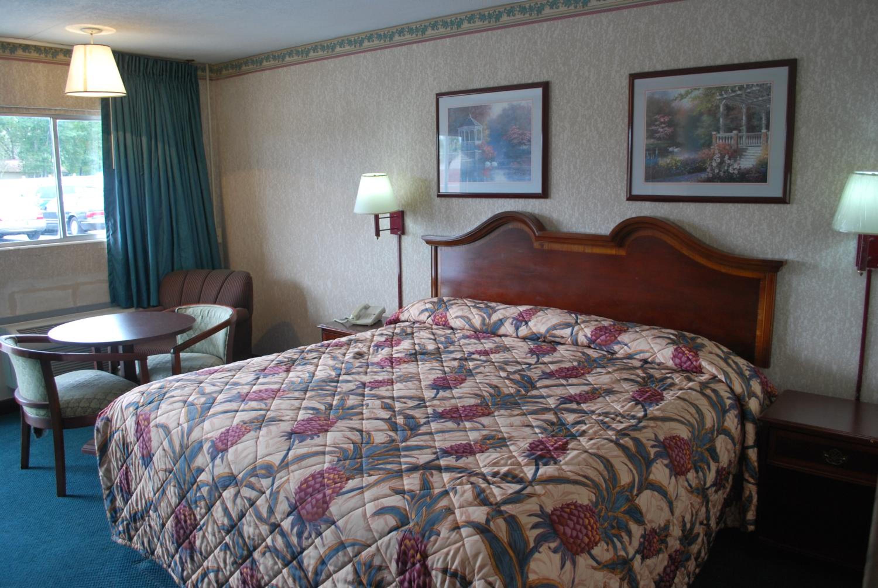 King Room - Non-Smoking photo 3