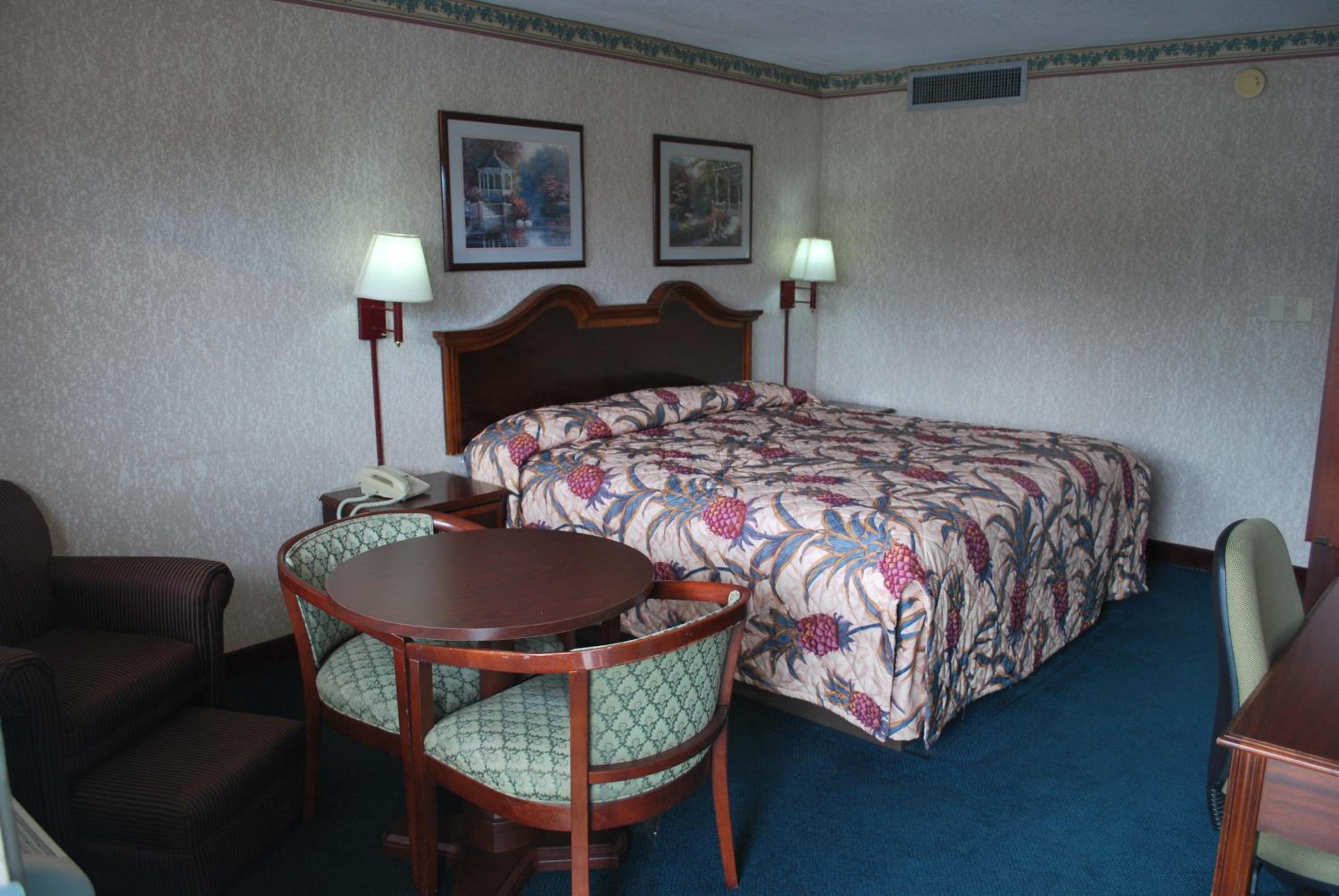 King Room - Non-Smoking photo 1