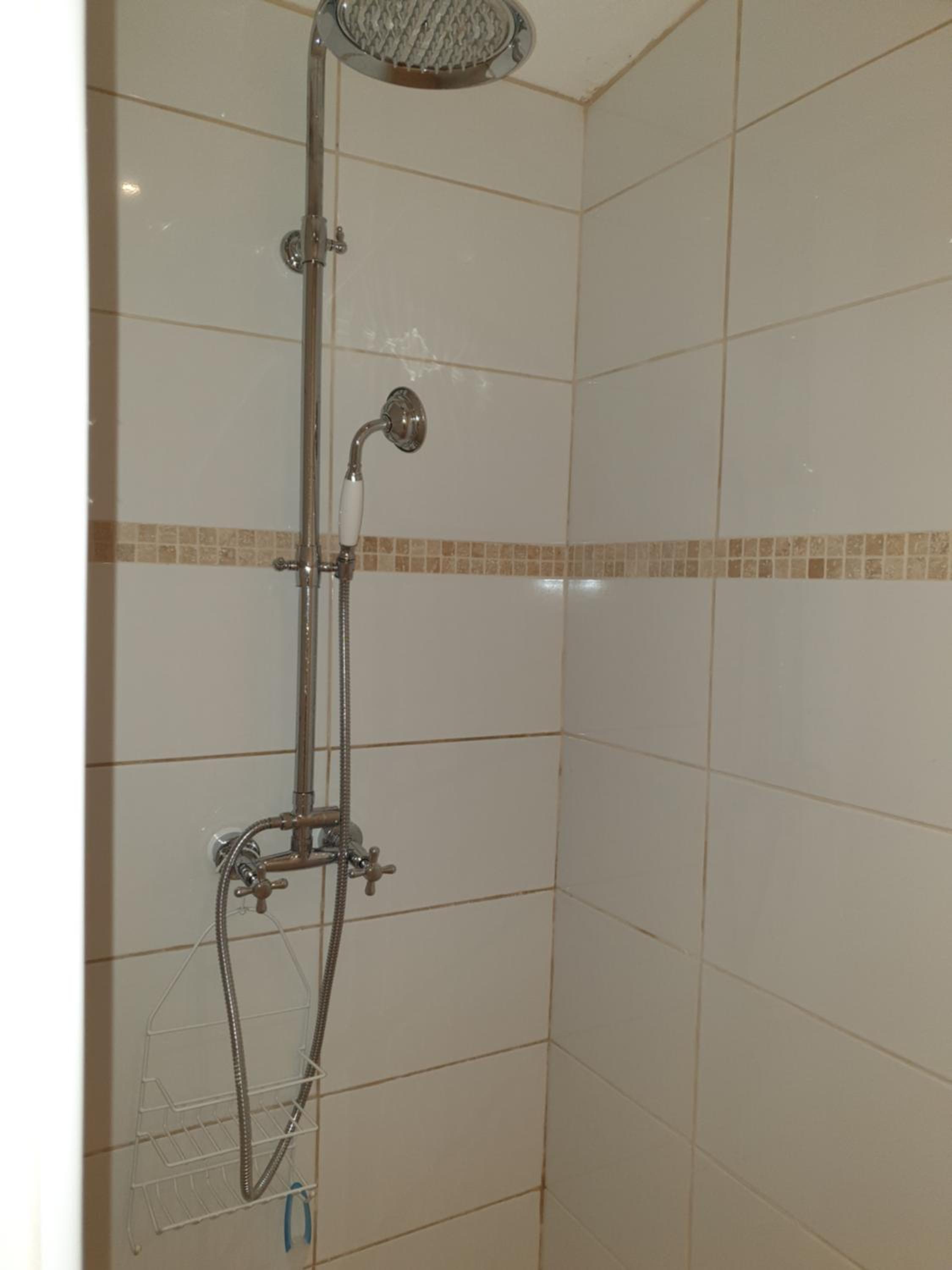 Queen Room - Photo 11
