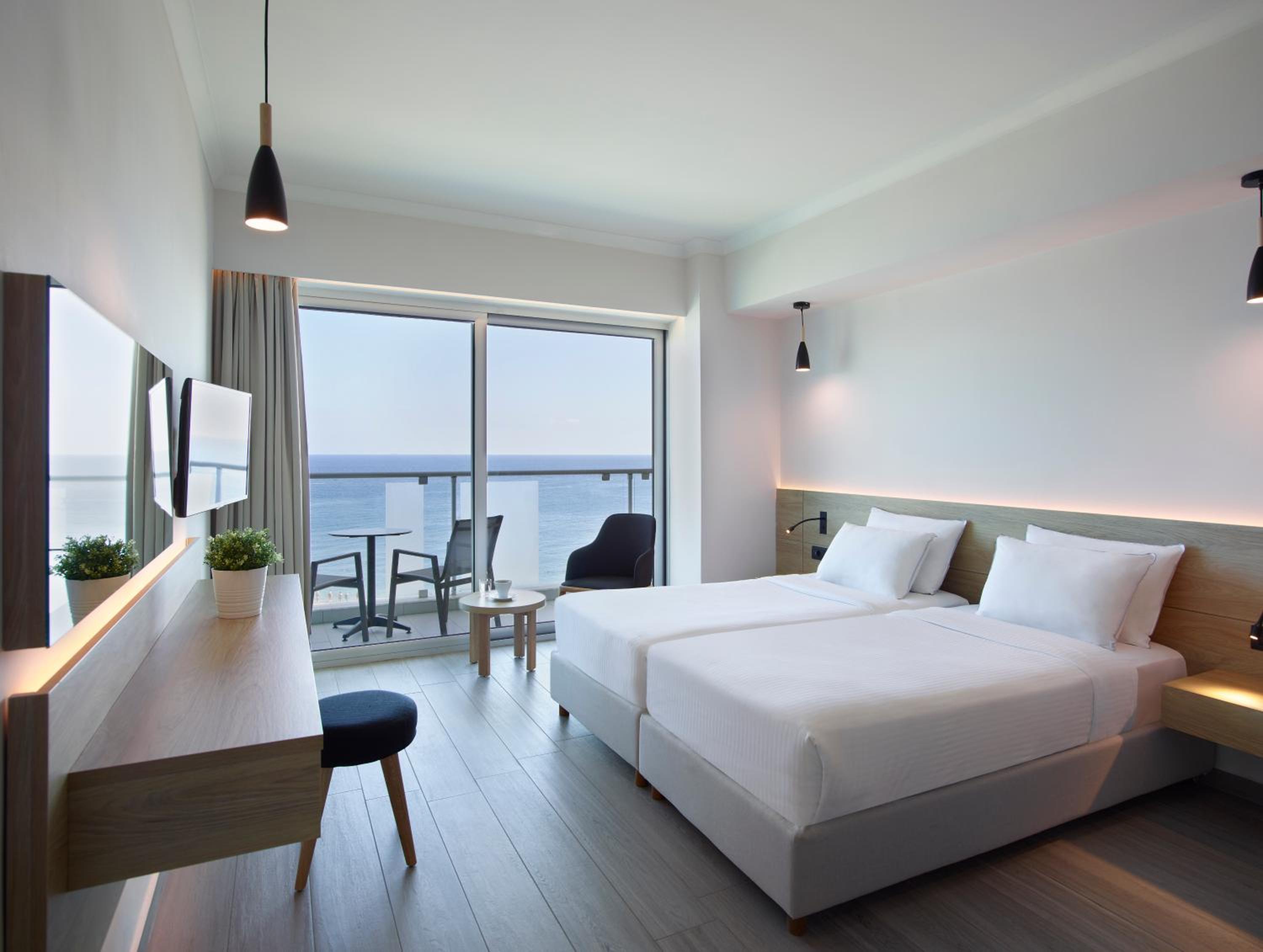 Superior Double or Twin Room with Sea View - Photo 1