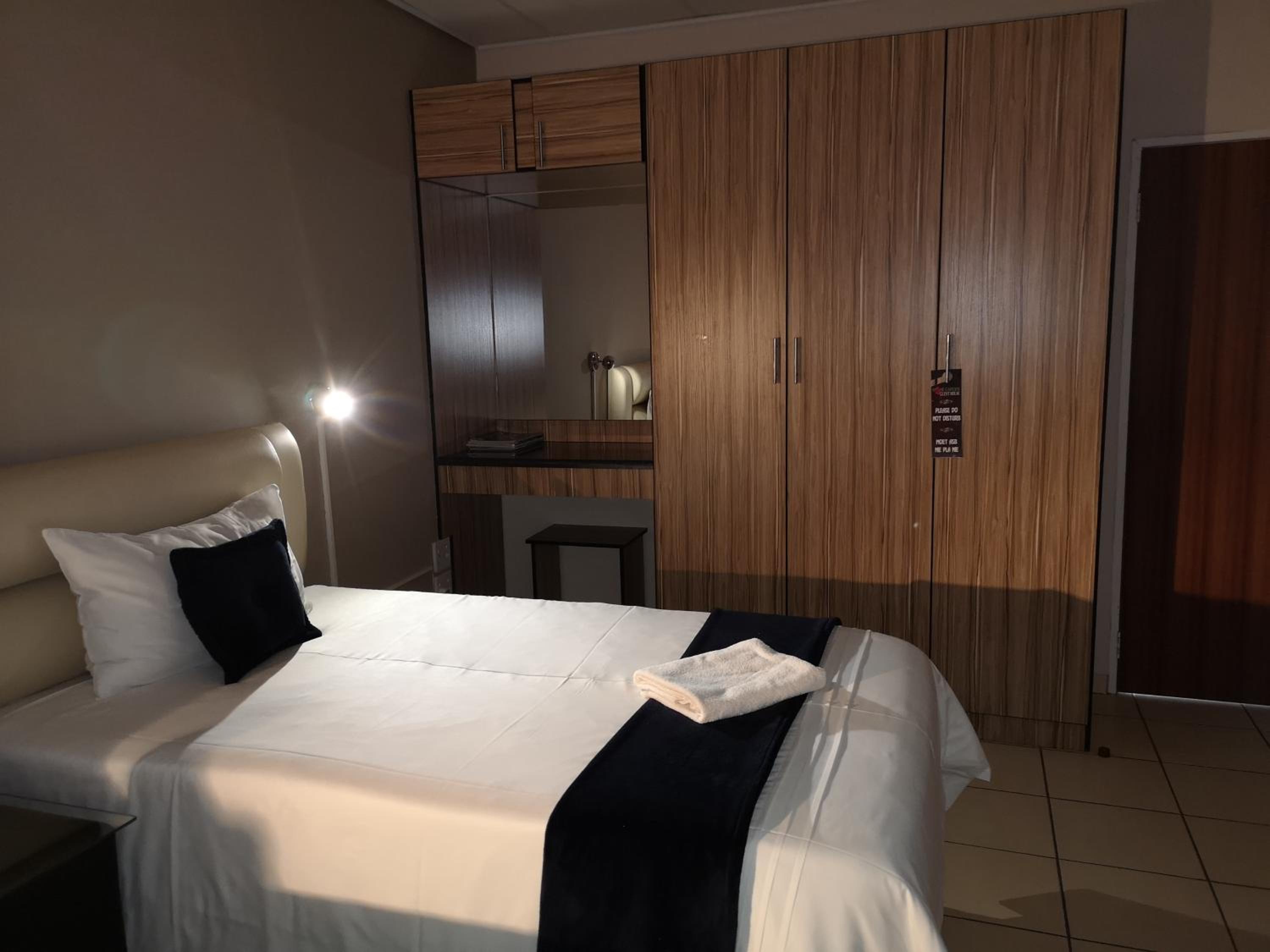 Twin Room with Shower - Photo 1
