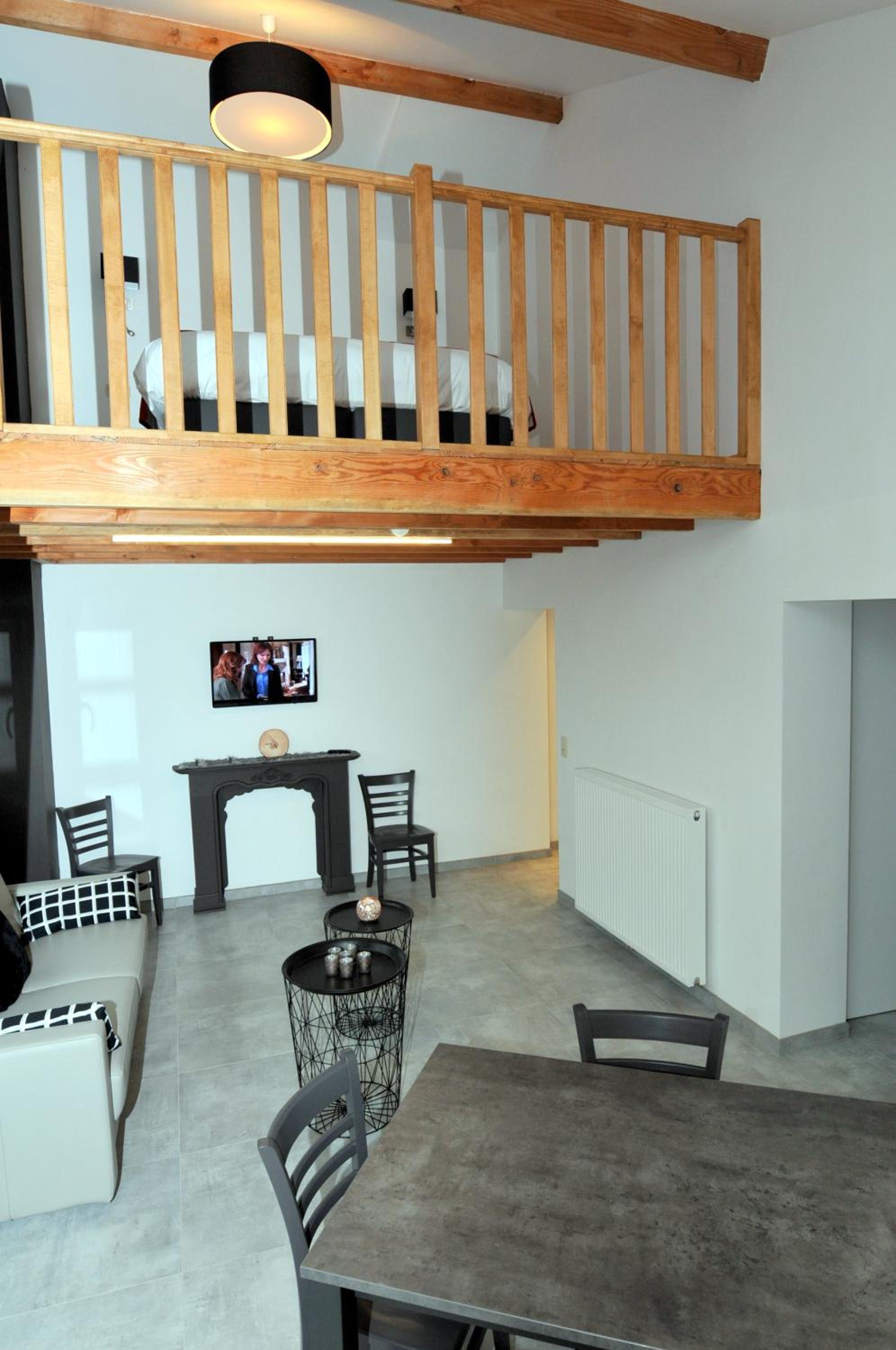 Two-Bedroom Apartment - Photo 5