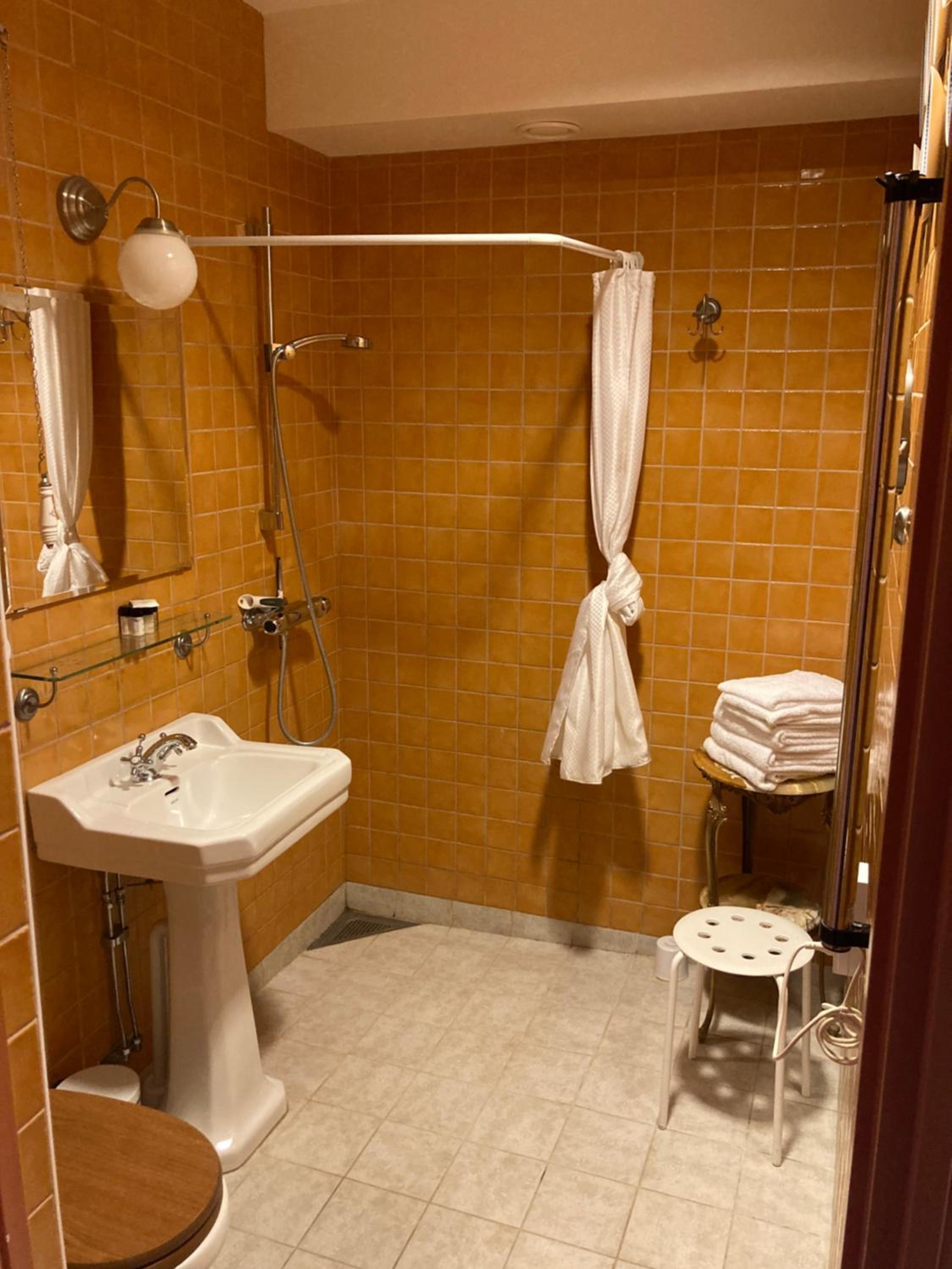 Suite - Photo 2