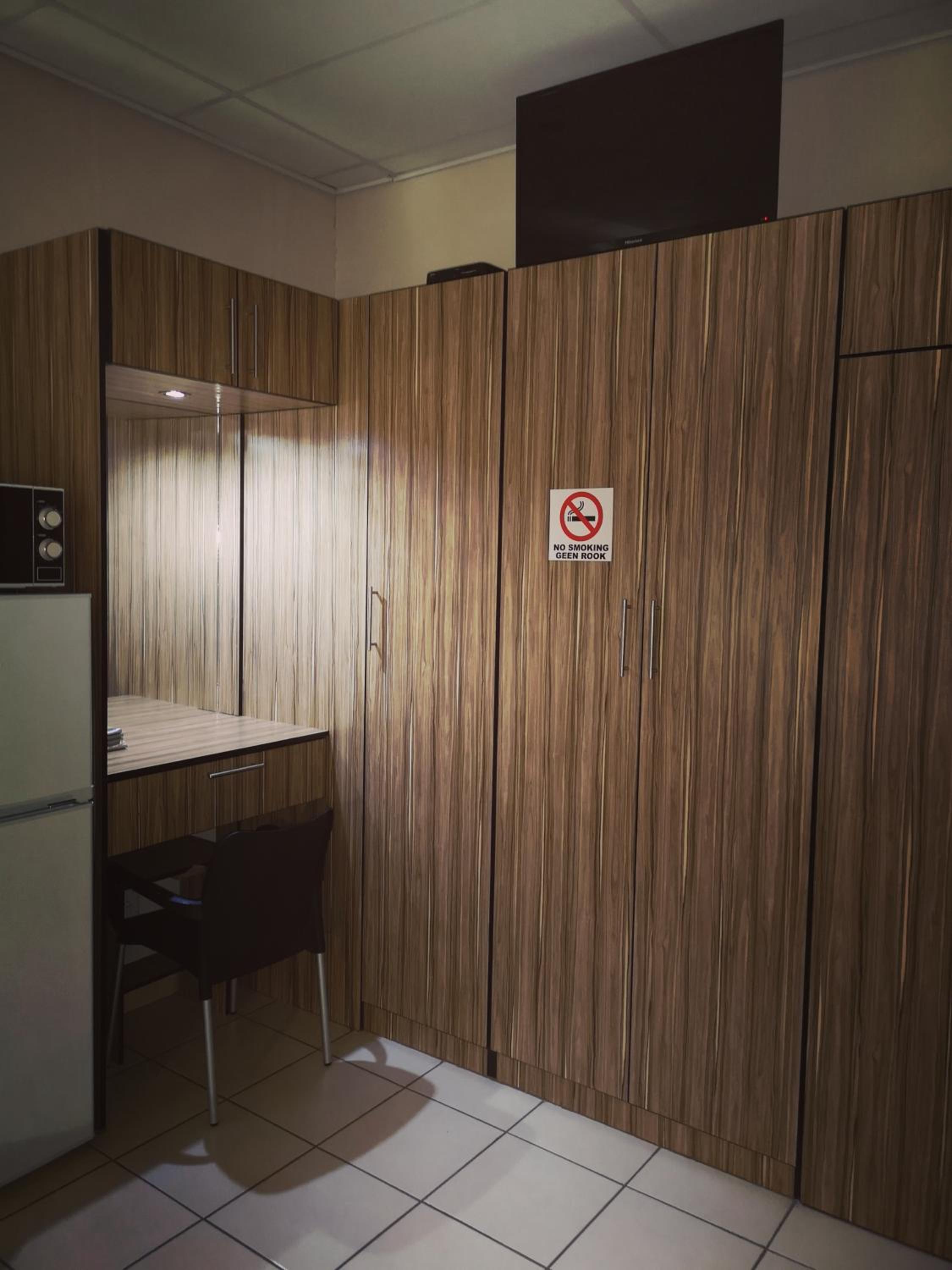 Deluxe Double Room with Bath - Photo 11