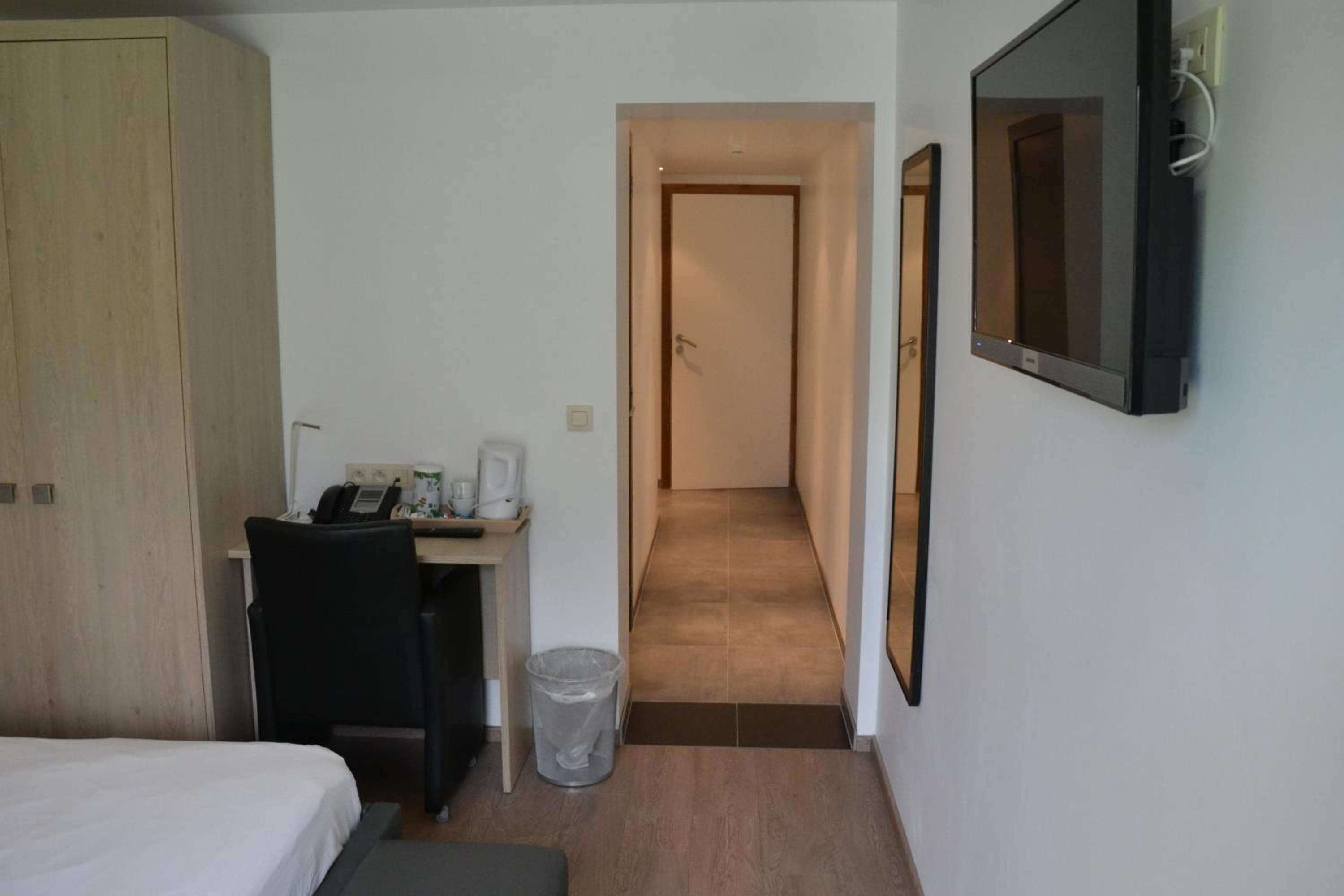 Double Room with Garden View - Photo 2