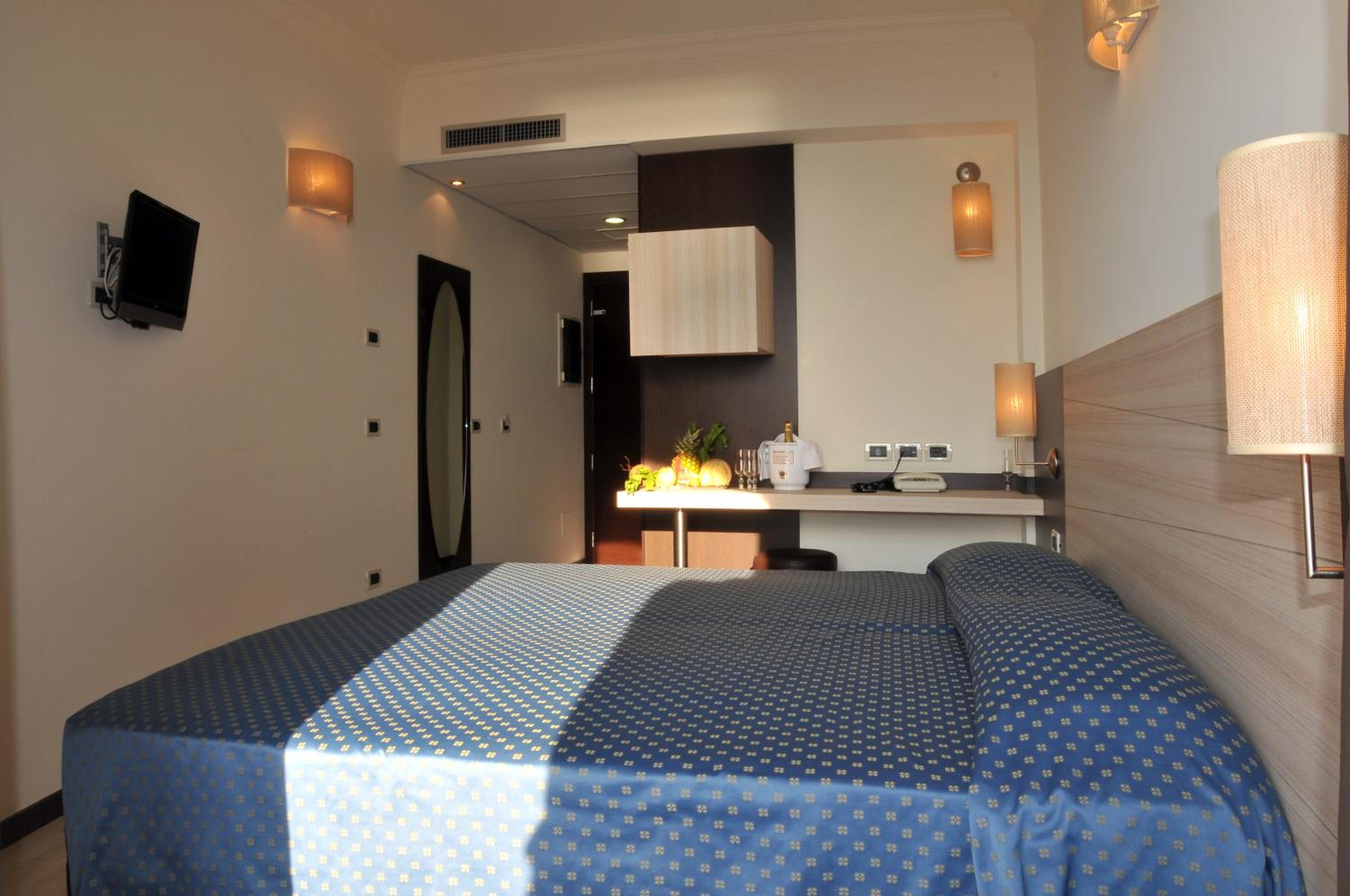 Double Room with Sea View - Photo 4