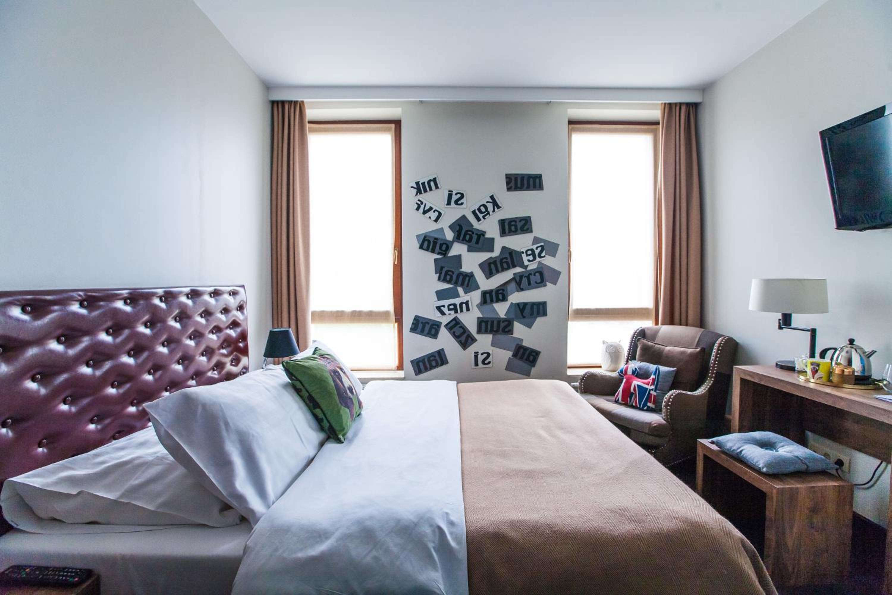 Superior Single Room with Queen-Size Bed photo 3