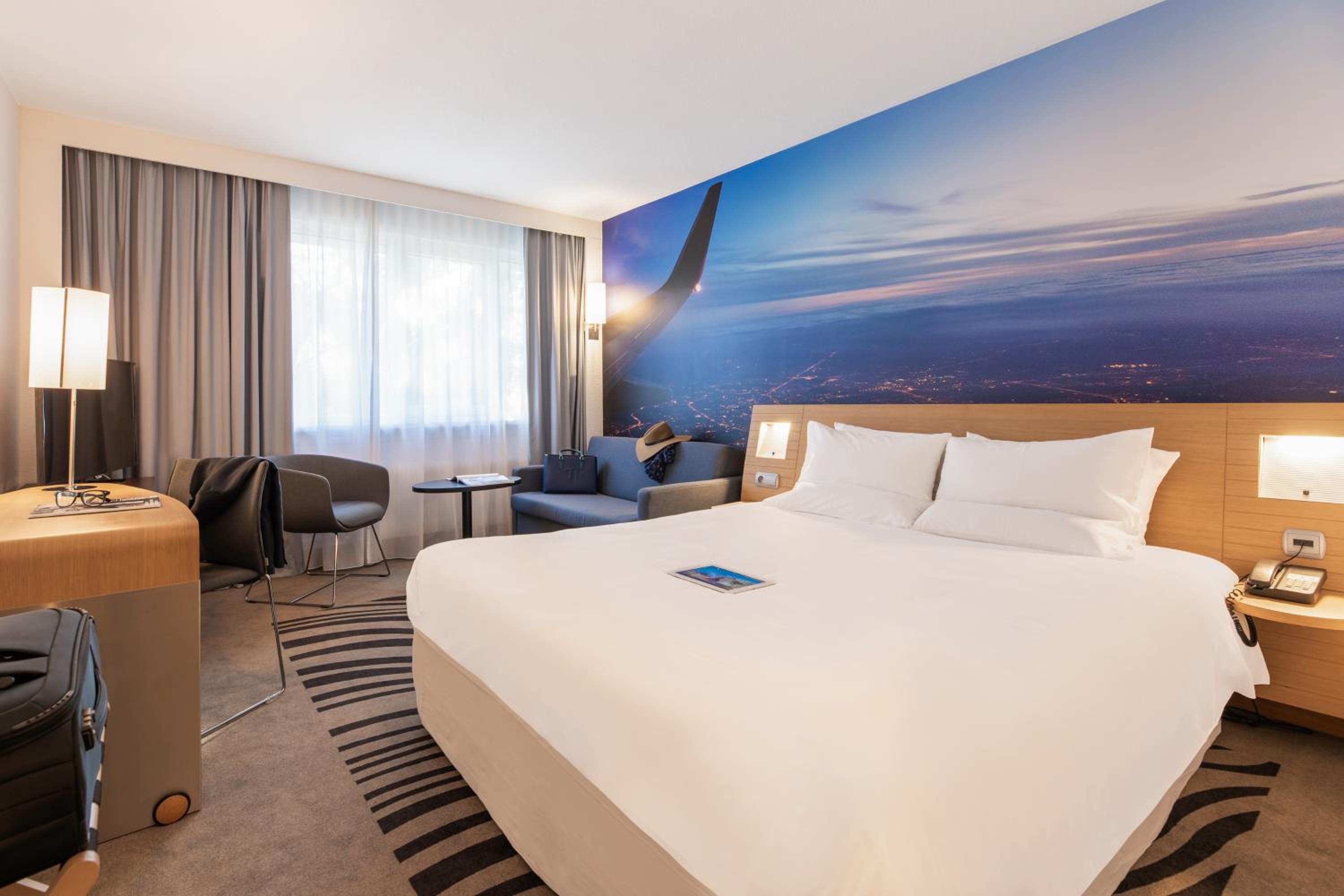 Standard Room with One Double Bed and One Double Sofa bed - Photo 7
