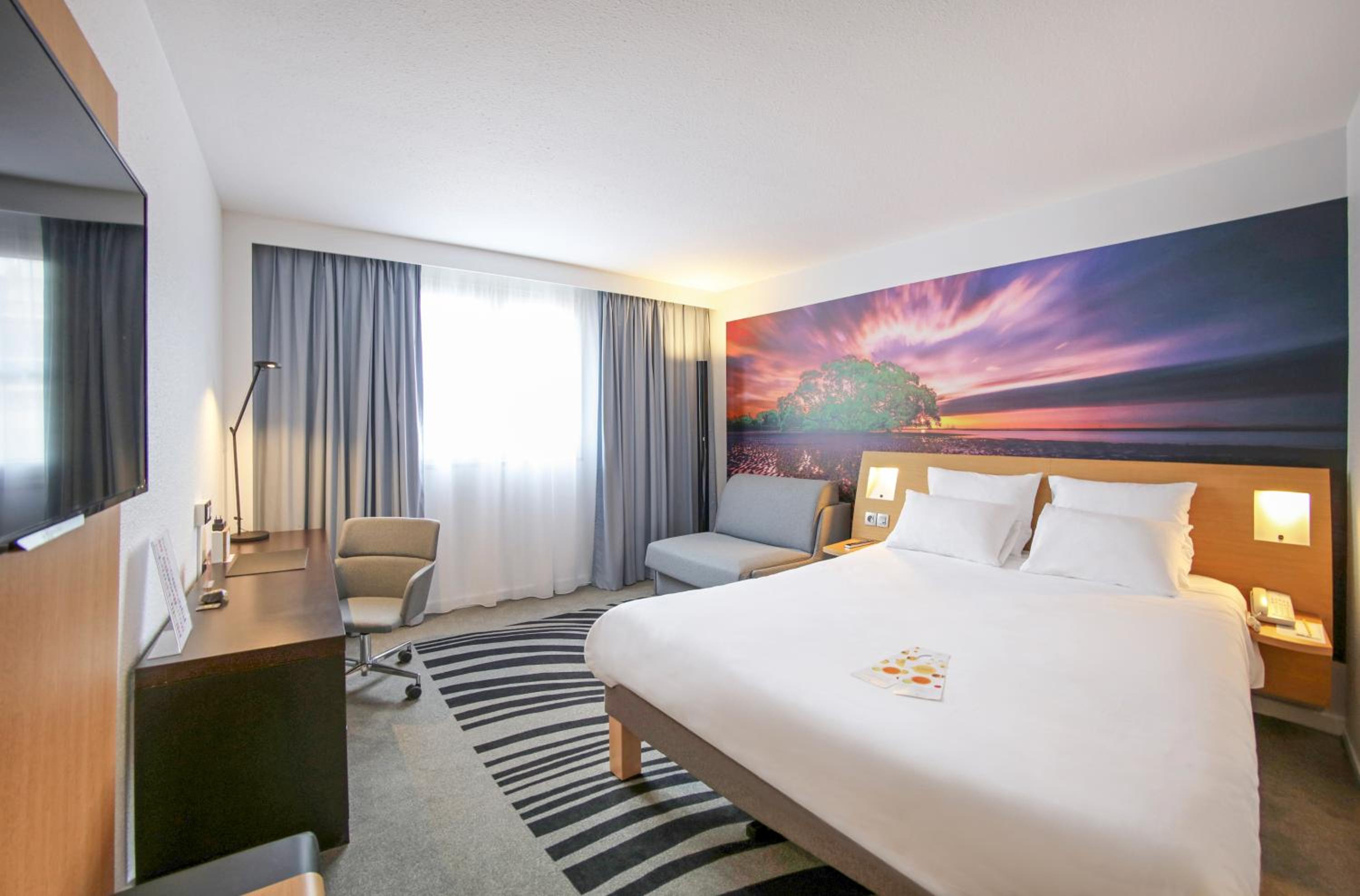 Standard Room with One Double Bed and One Double Sofa bed - Photo 5