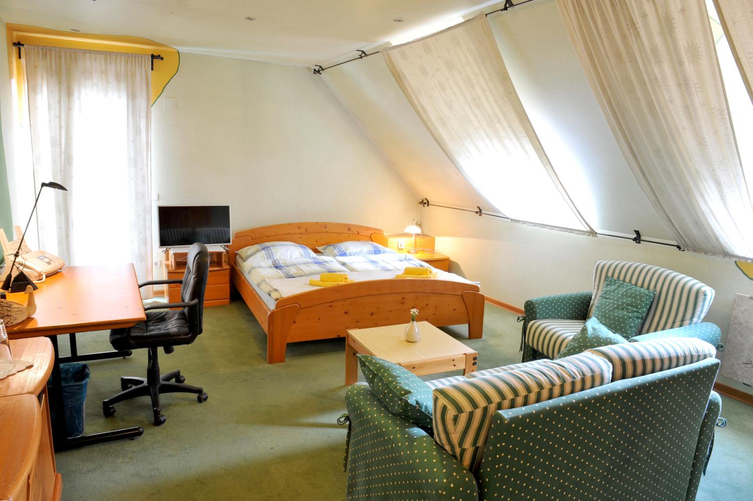 Standard King Room - Photo 1