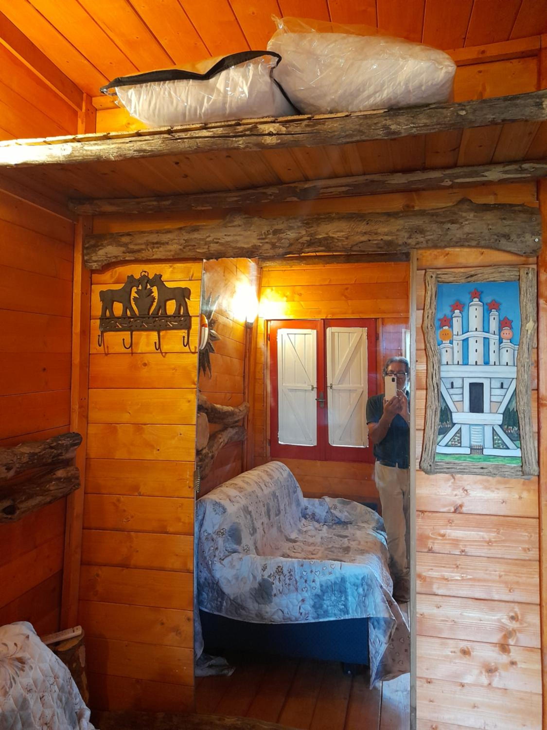 Double Room with Private Bathroom - Photo 4