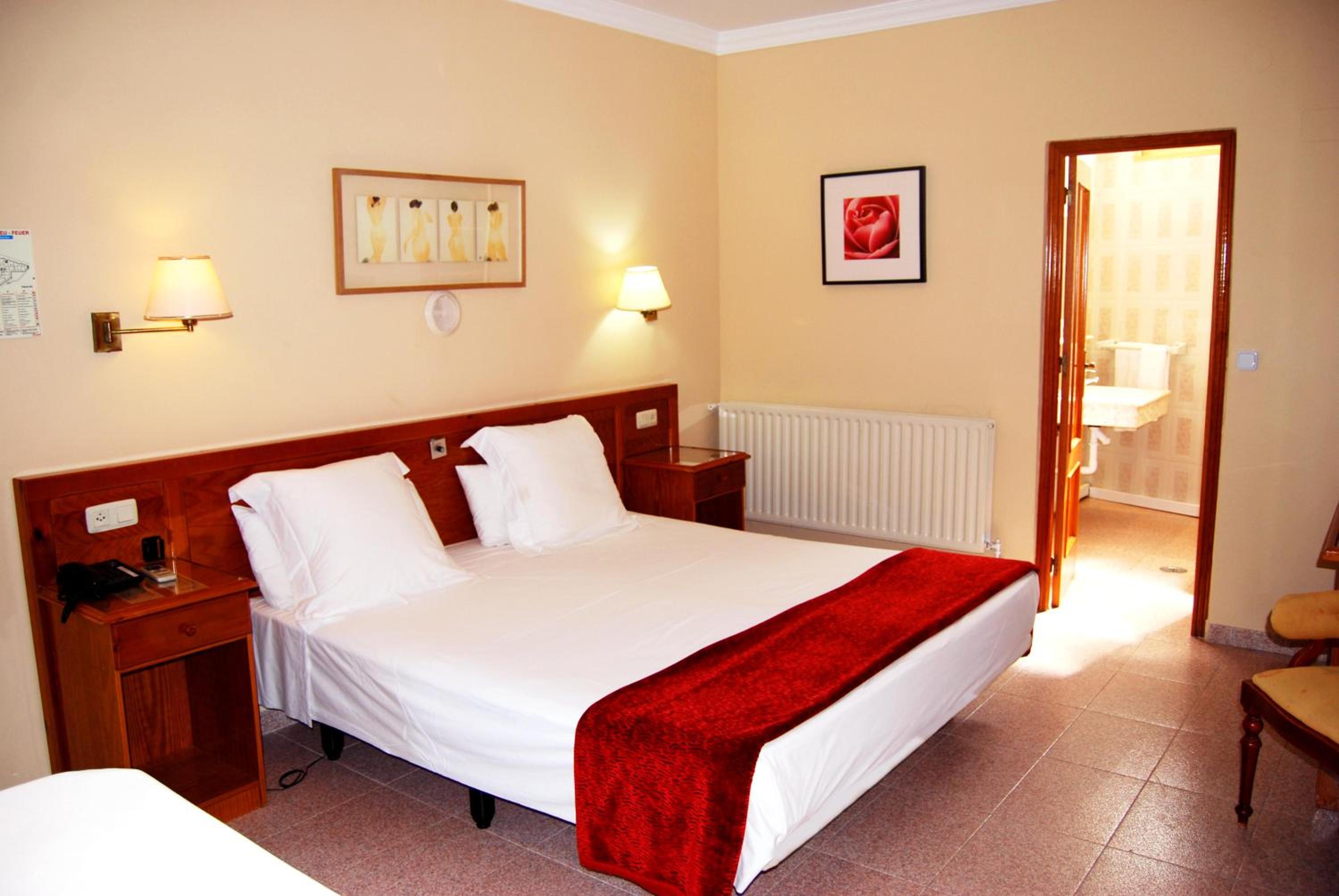 Triple Room with Sea Views photo 2