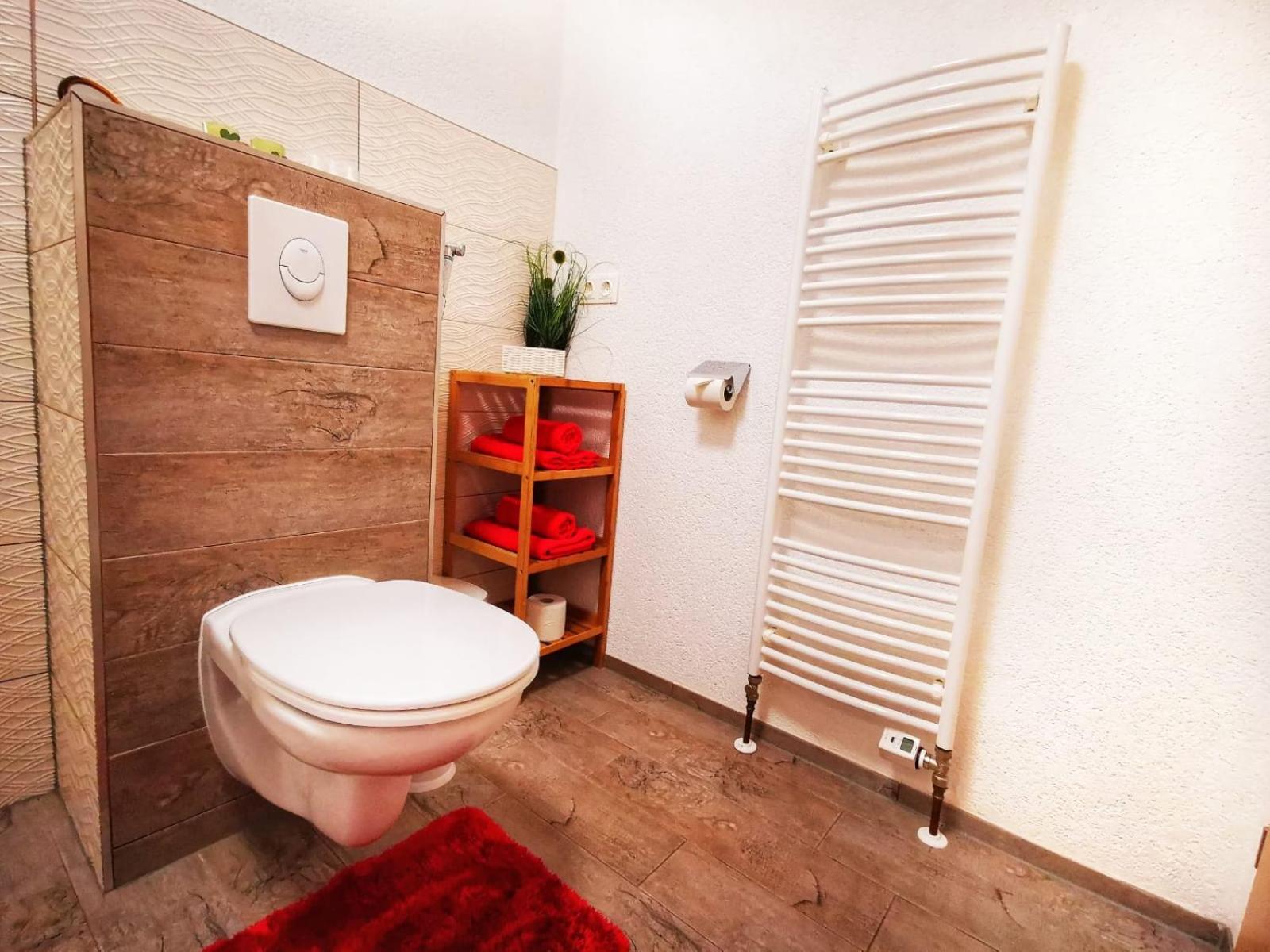 One-Bedroom Apartment - Photo 9