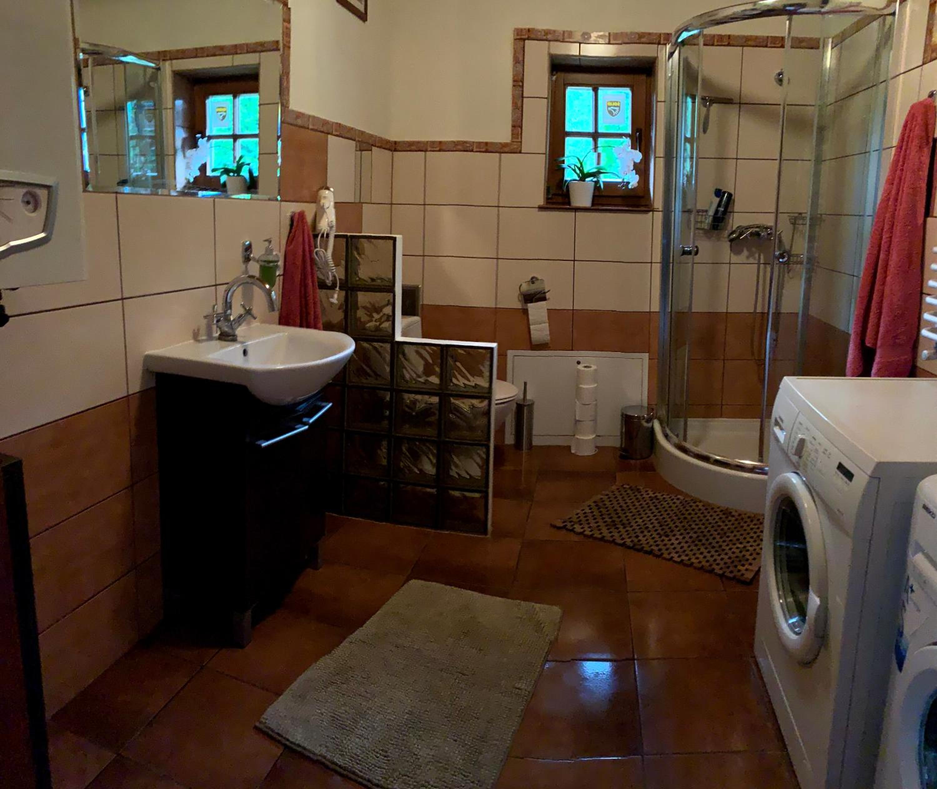 Four-Bedroom House - Photo 5