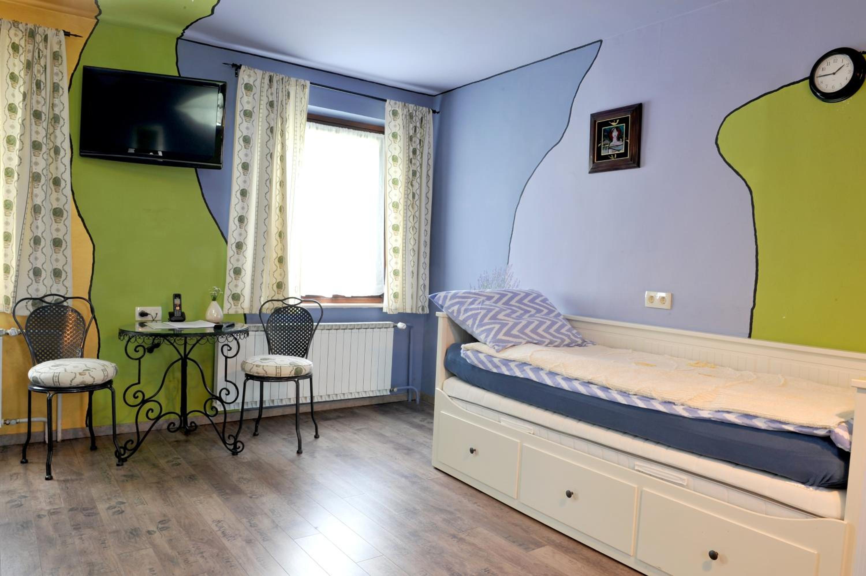 Classic Quadruple Room - Photo 2
