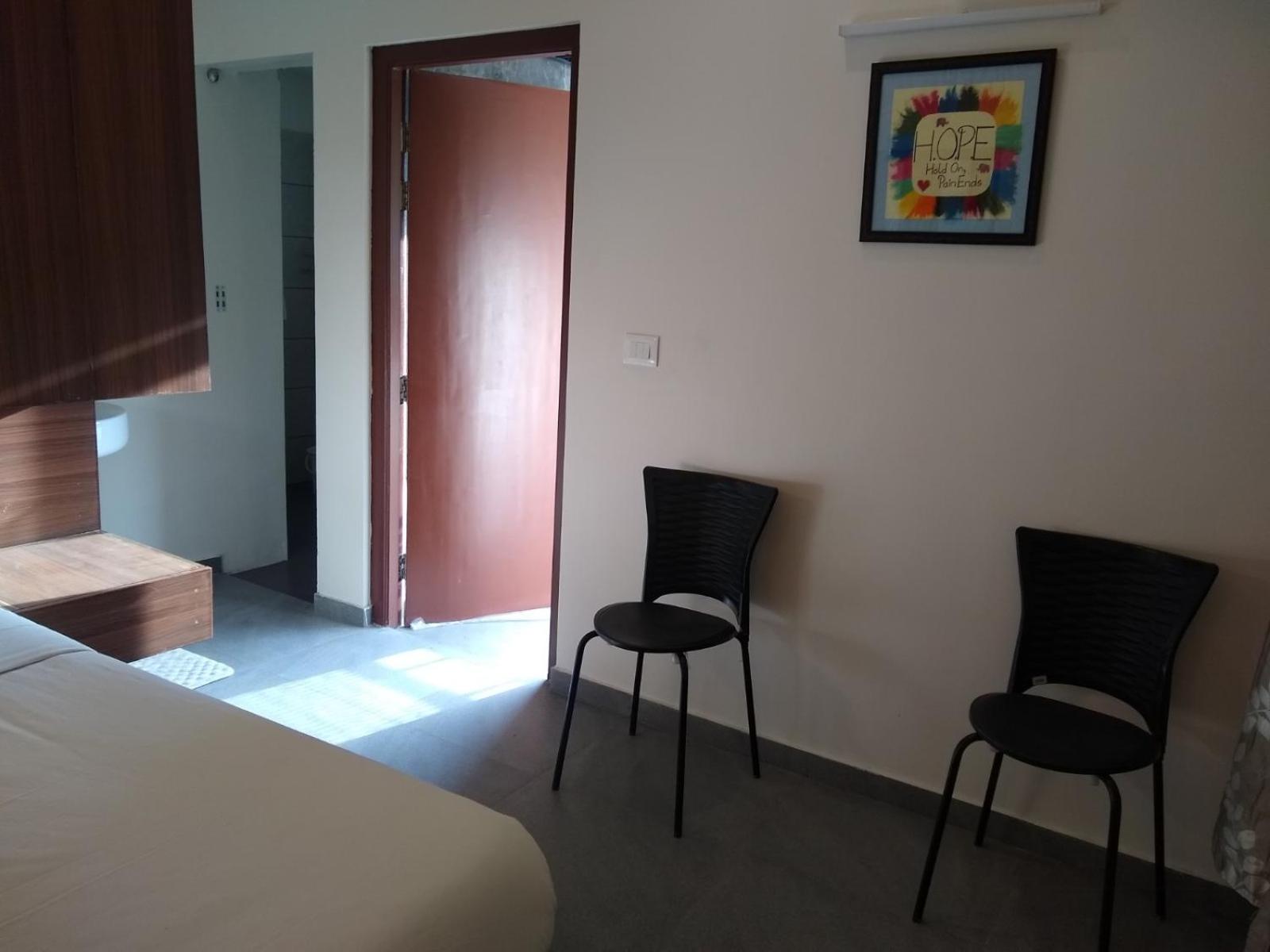 Deluxe Double Room with Balcony photo 2