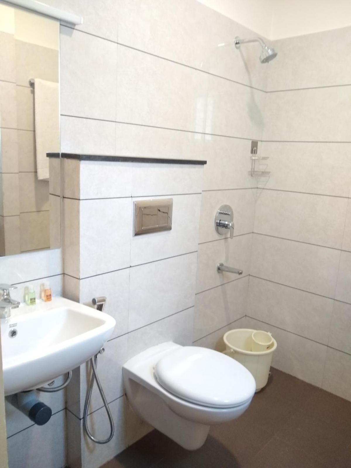 Deluxe Double Room with Balcony photo 3
