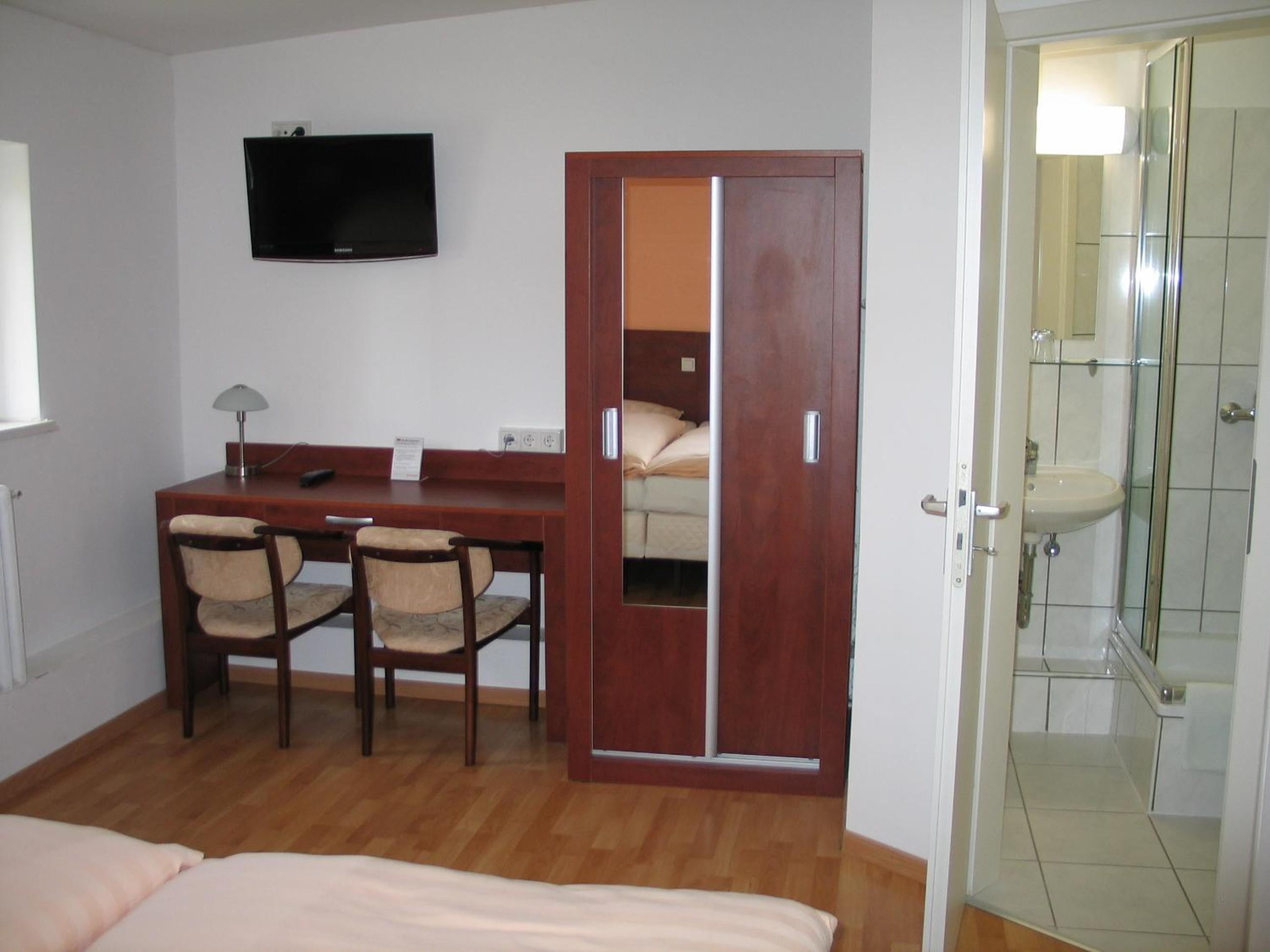 Double Room - Photo 3