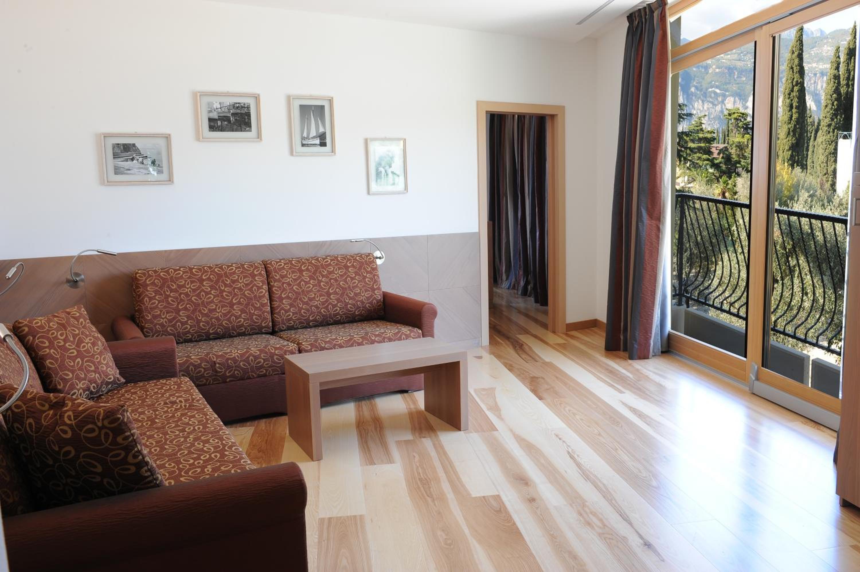 Suite with Balcony photo 3