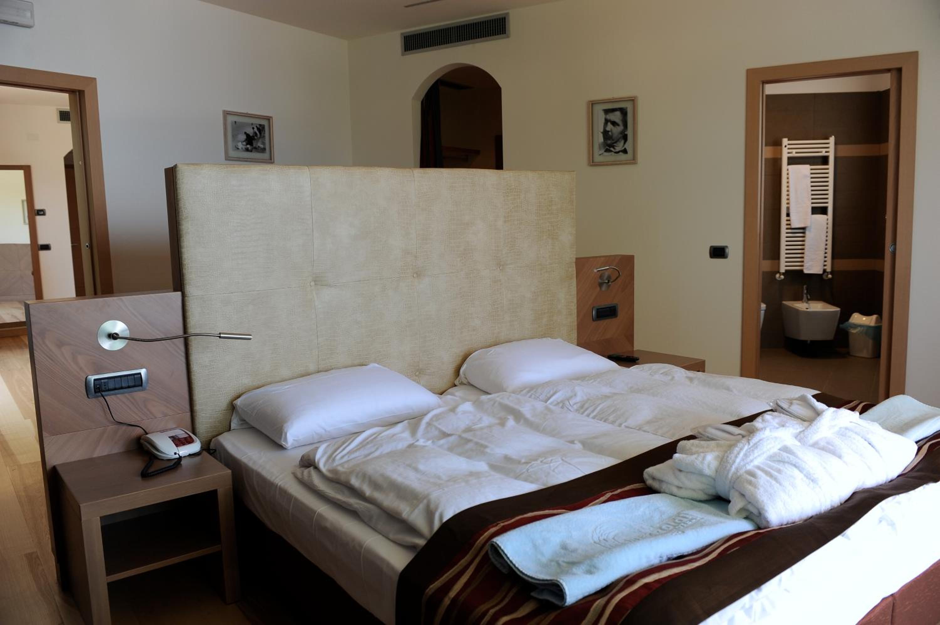 Suite with Balcony photo 2