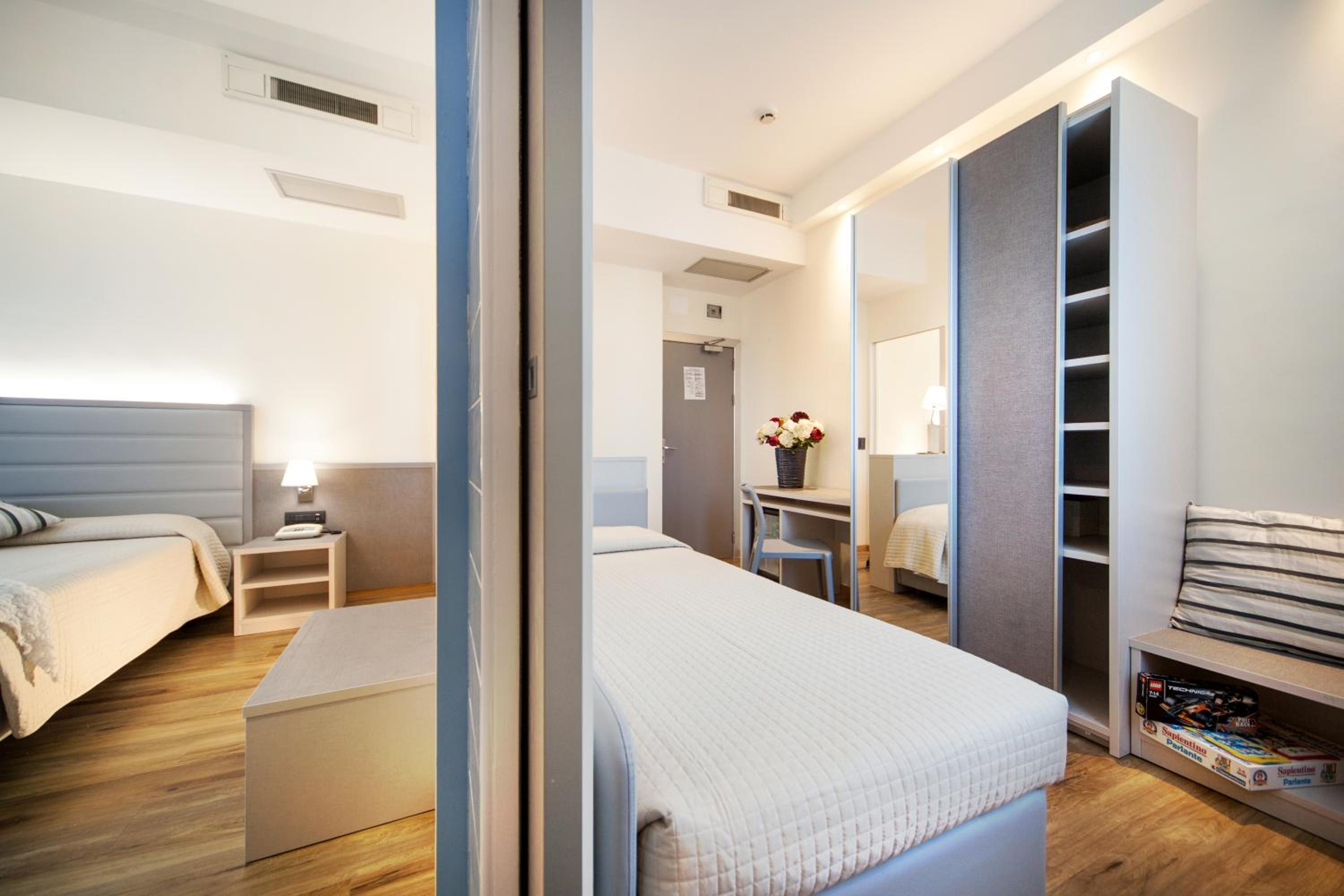 Two-Bedroom Suite - Photo 3