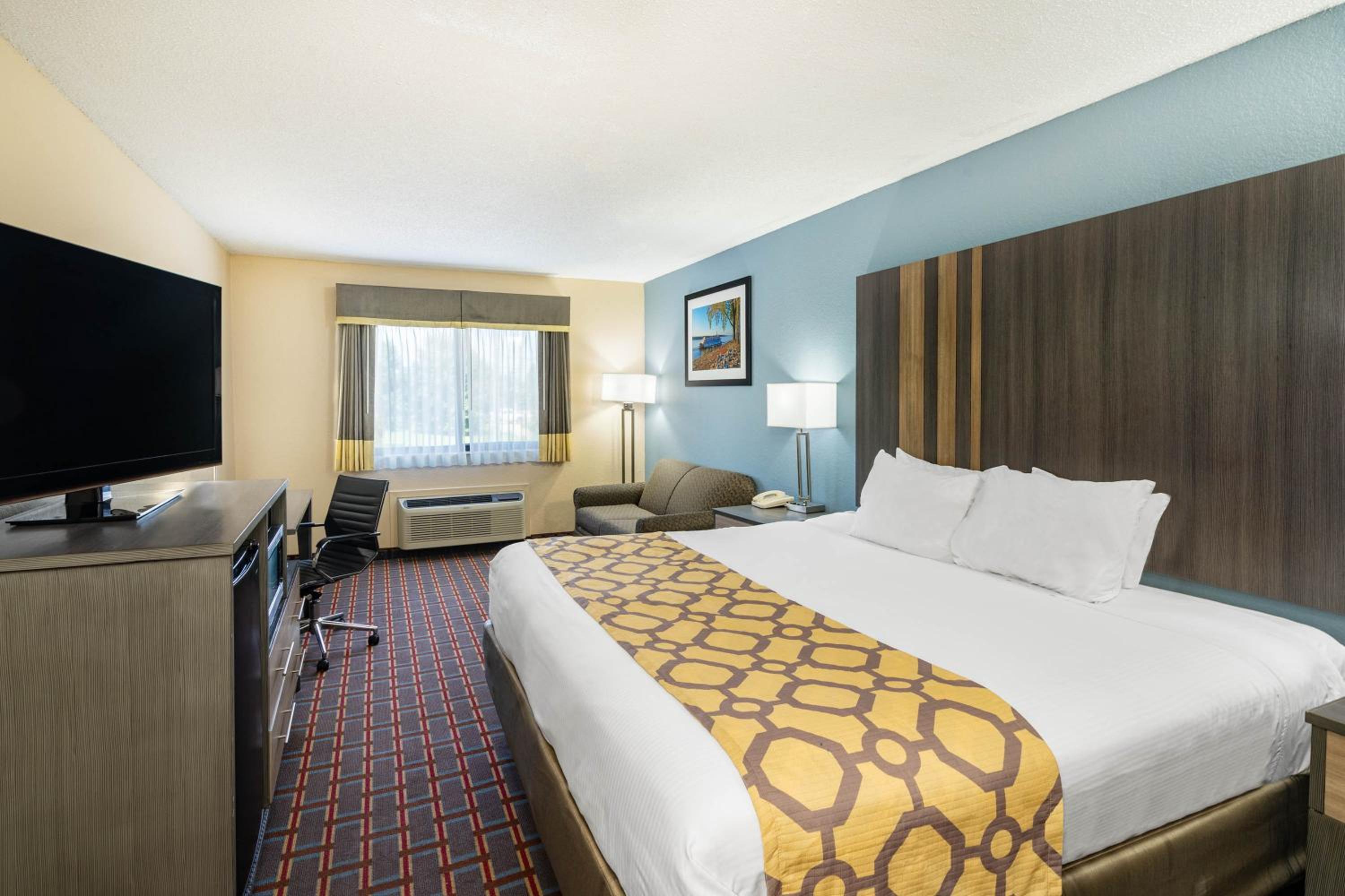 King Room - Non-Smoking - Photo 1