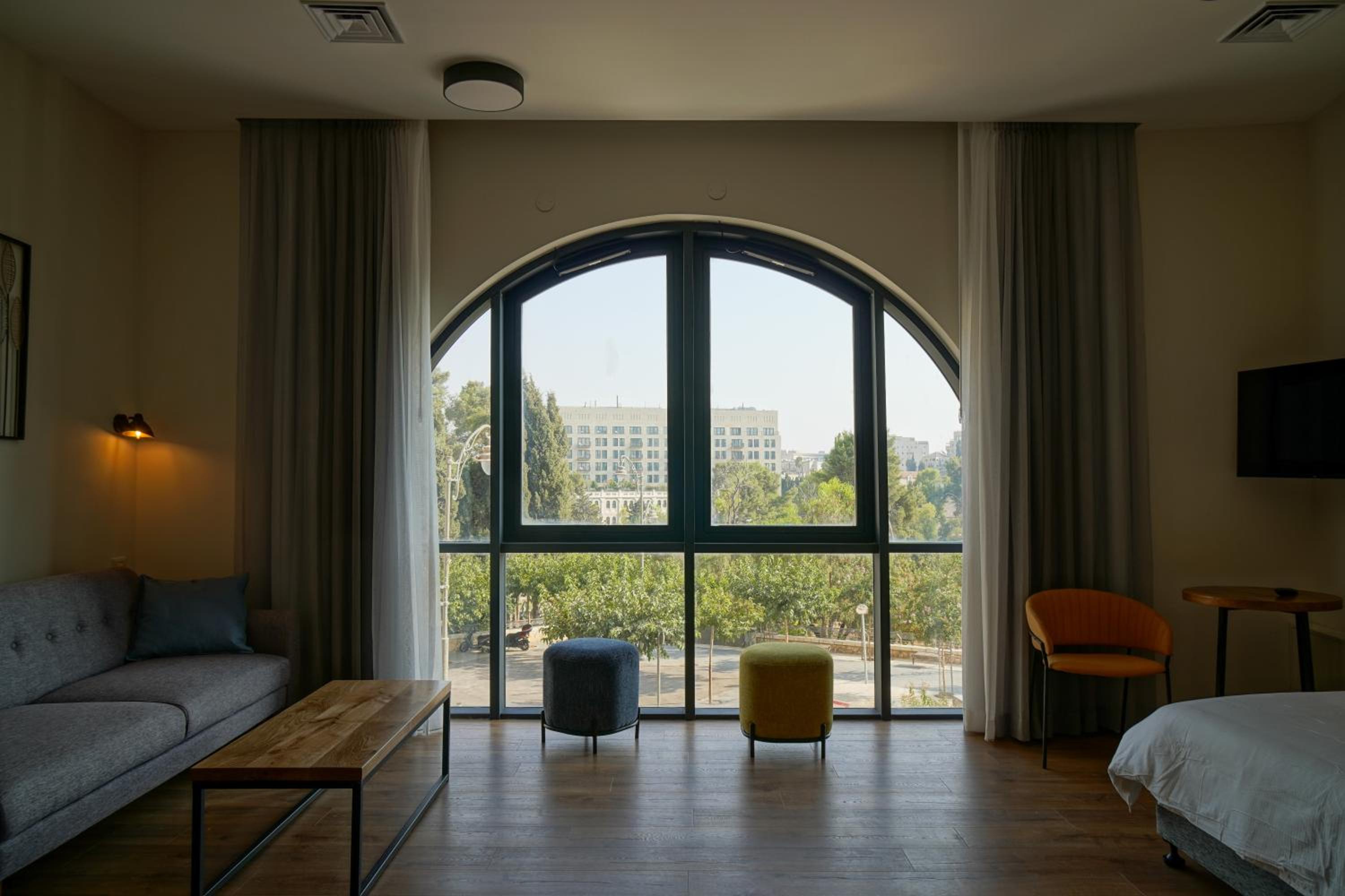 Suite with City View - Photo 6
