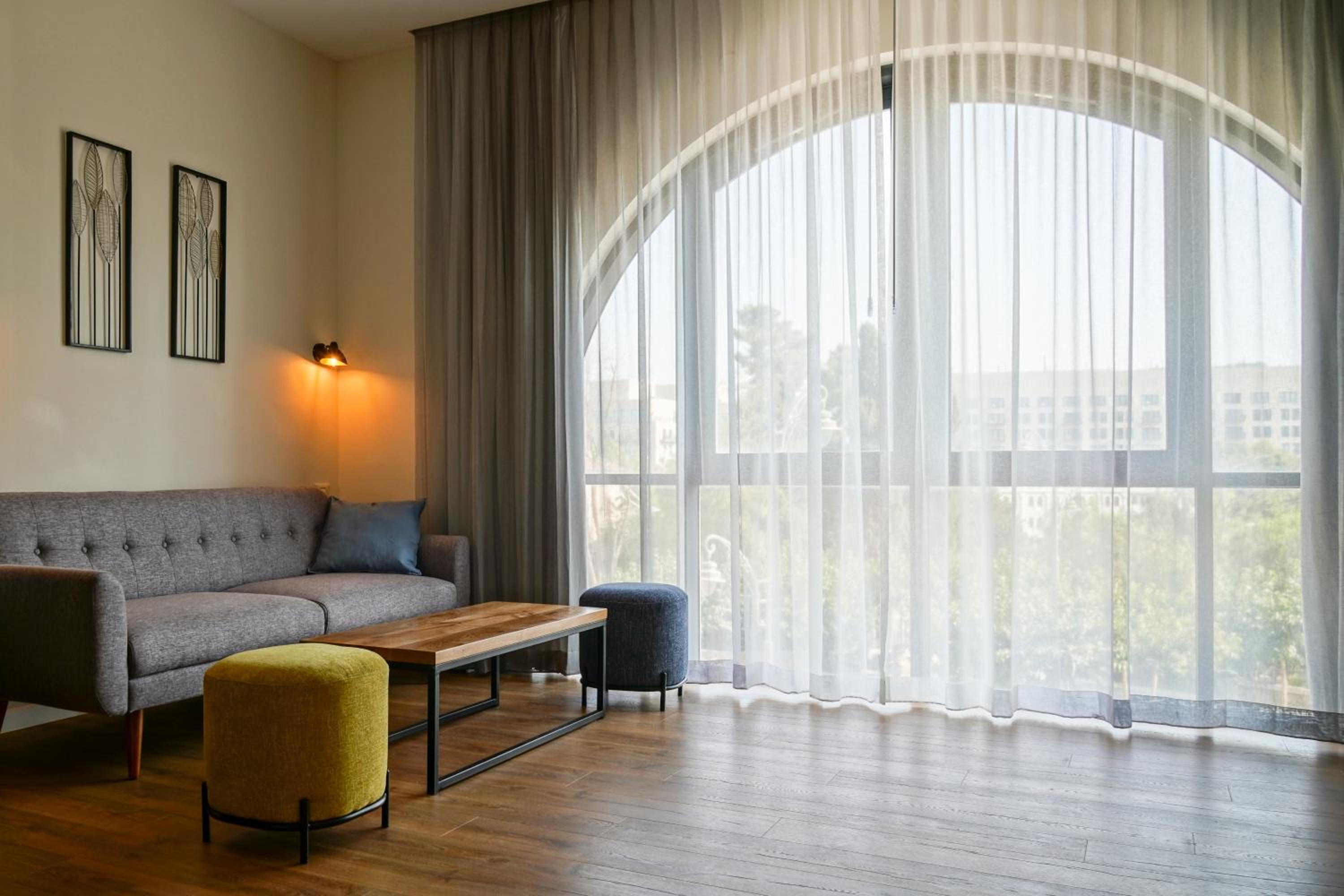Suite with City View - Photo 9