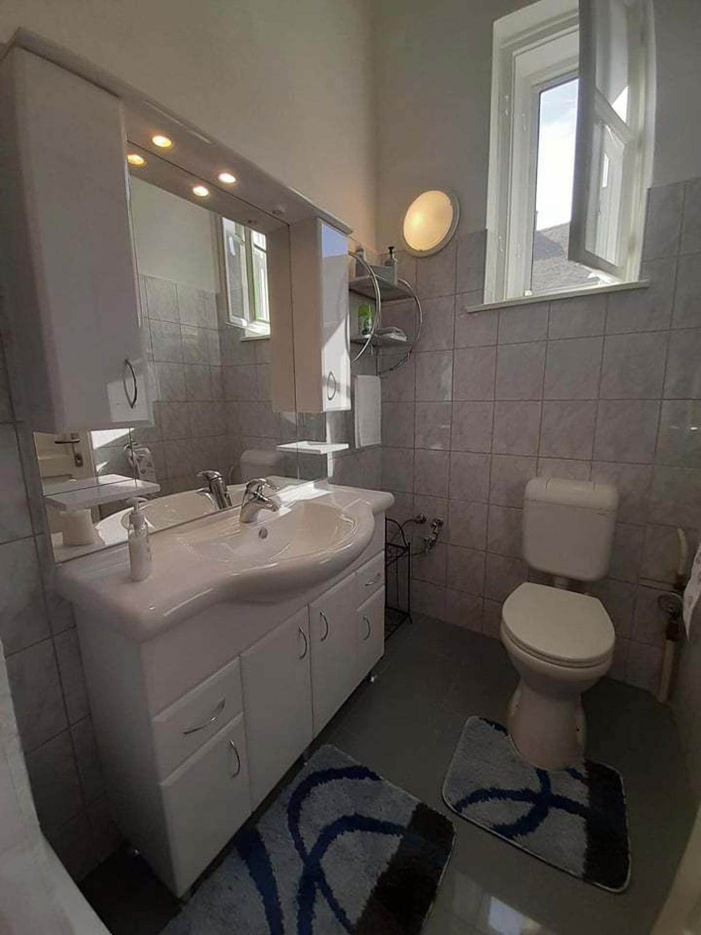 Apartment - Photo 11