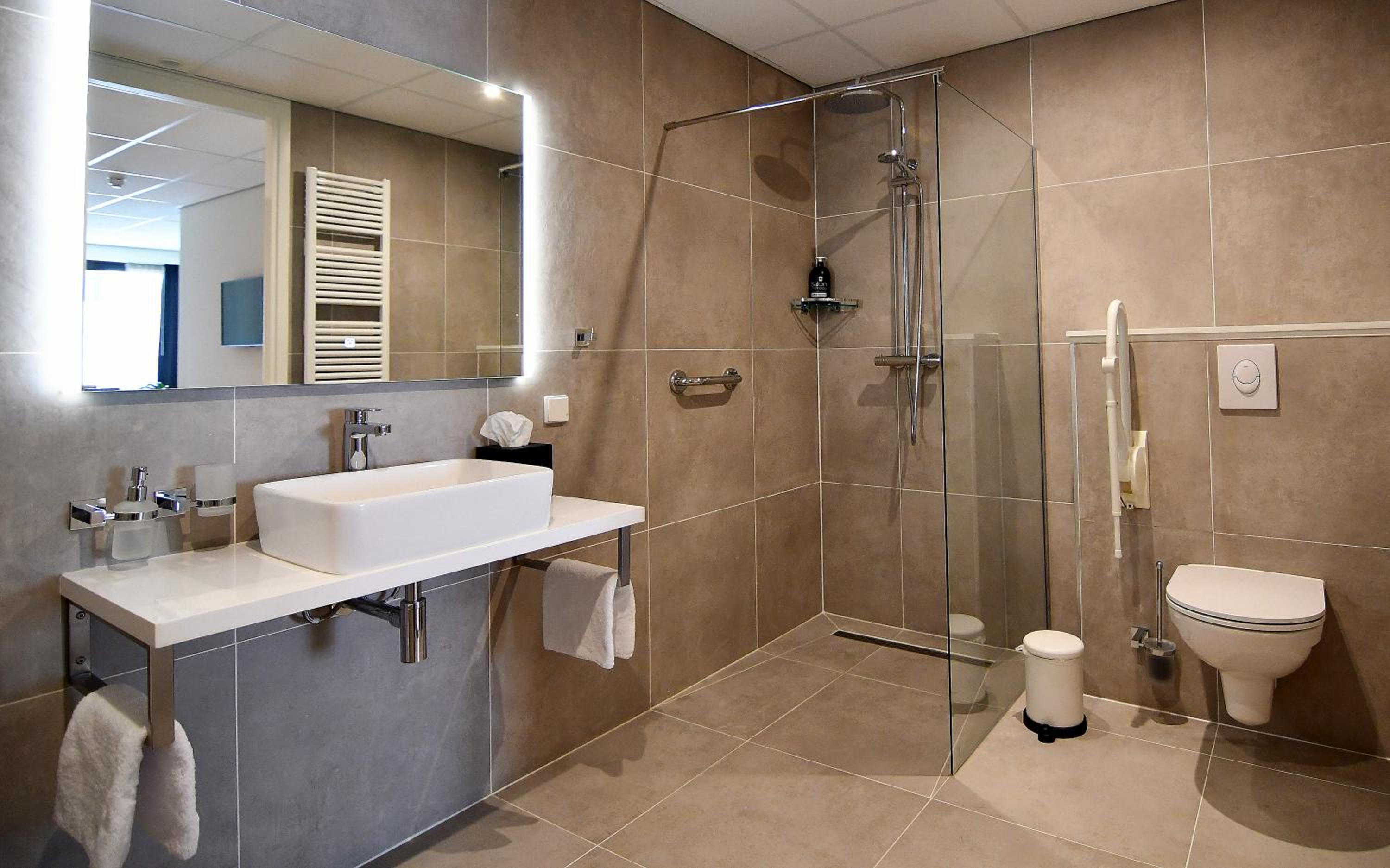 Deluxe Suite - Photo 2