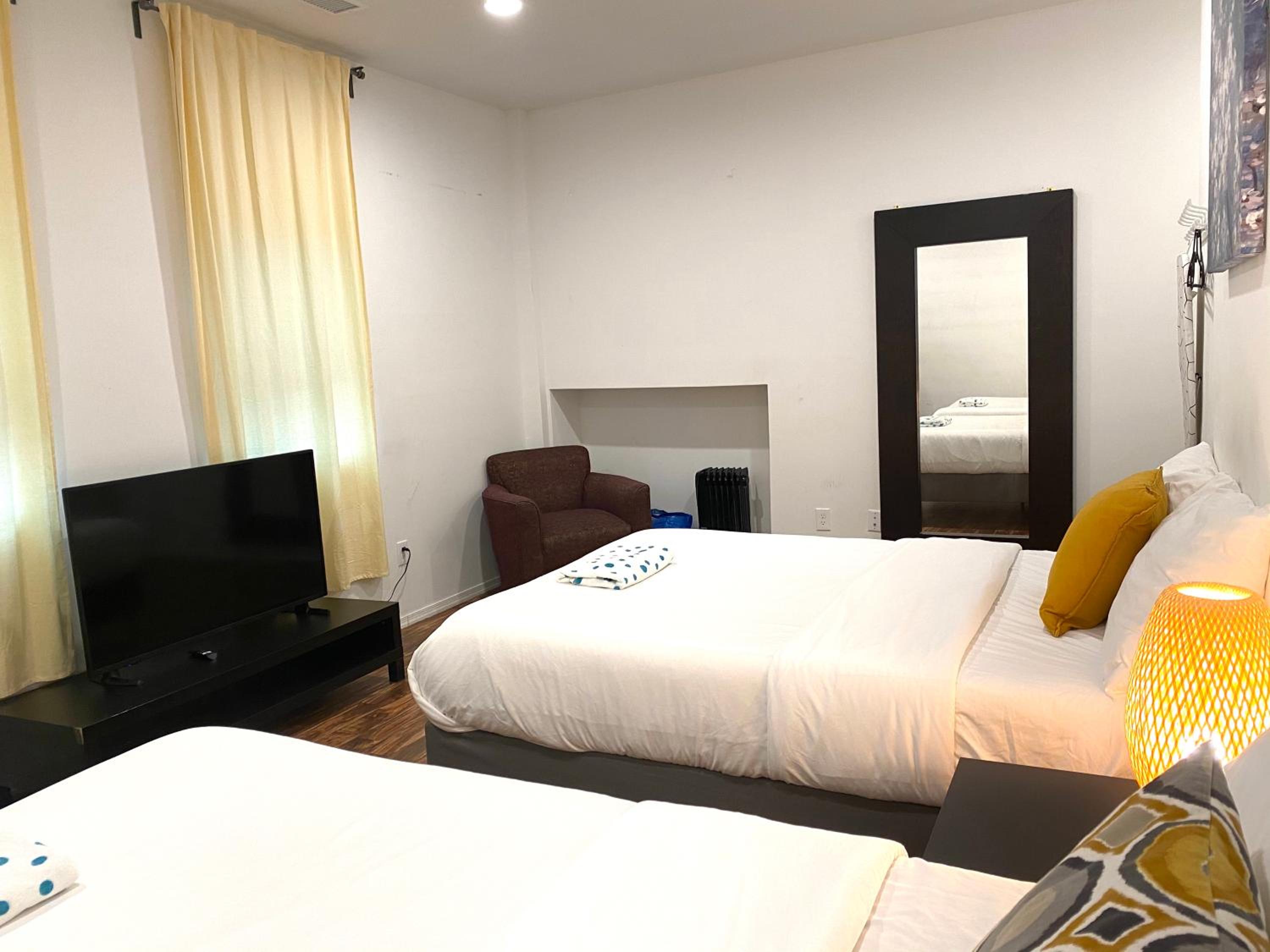 Double Room with 2 Beds  - Photo 4