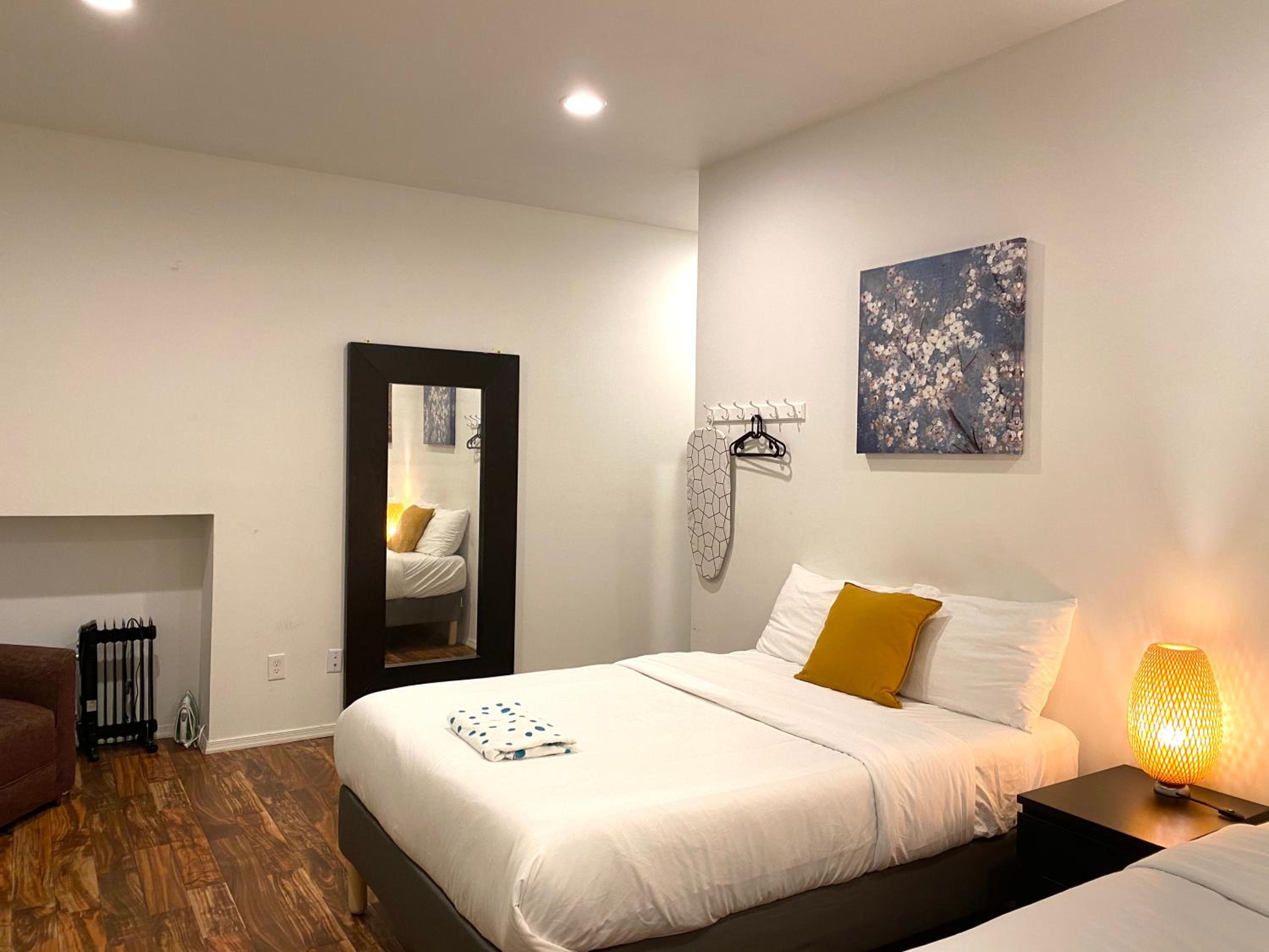 Double Room with 2 Beds  - Photo 3