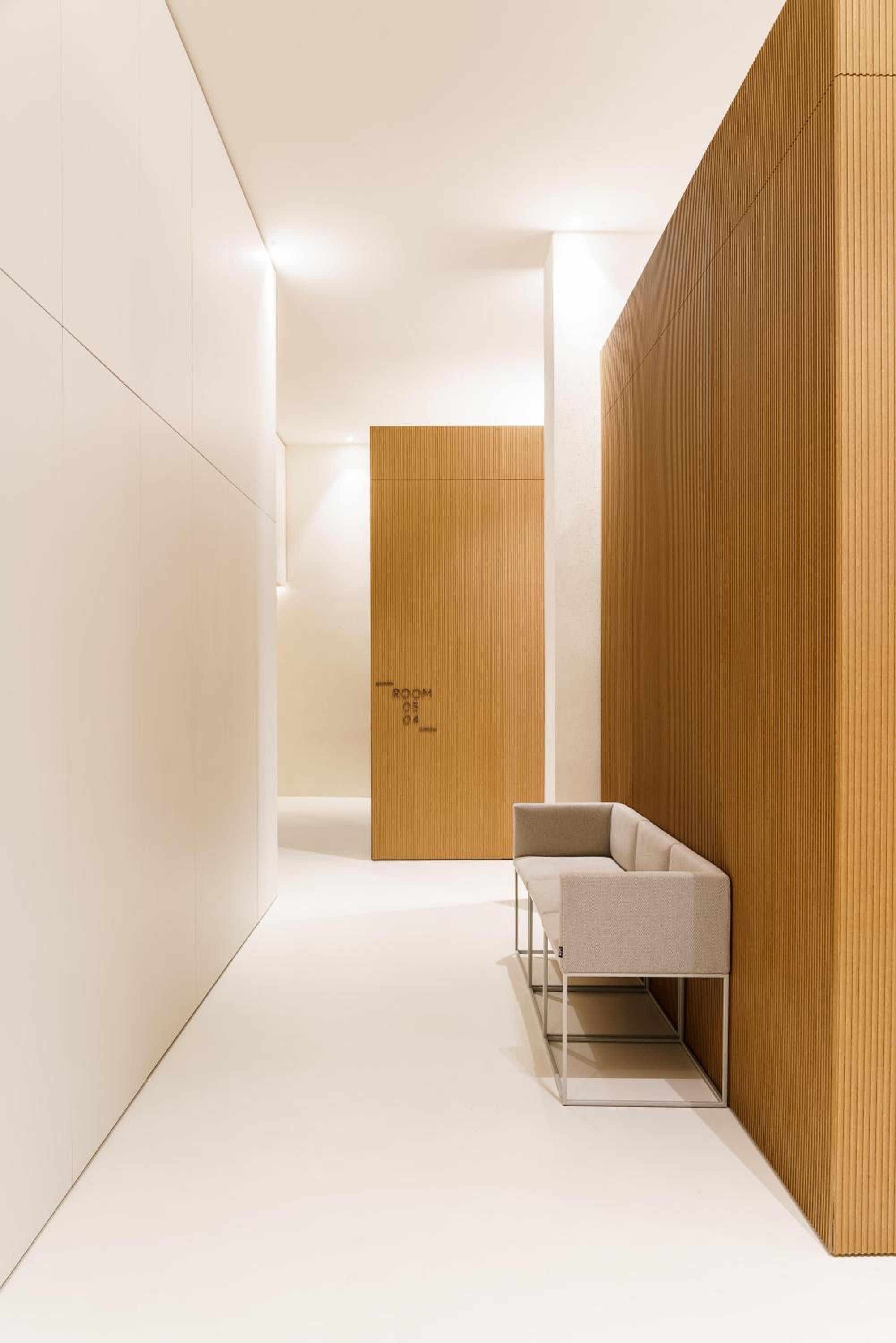 Deluxe King Room - Photo 17