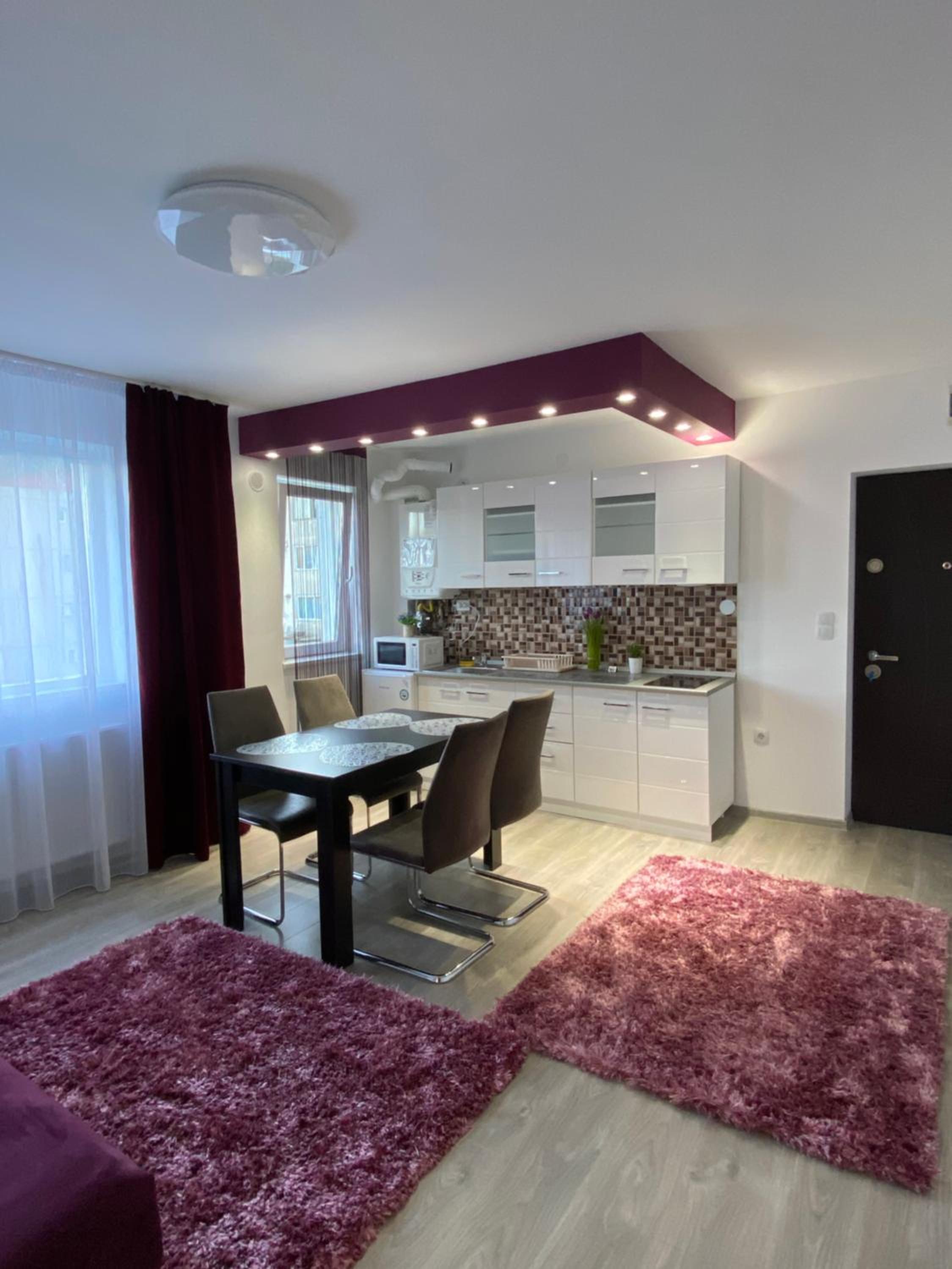 One-Bedroom Apartment - Photo 3