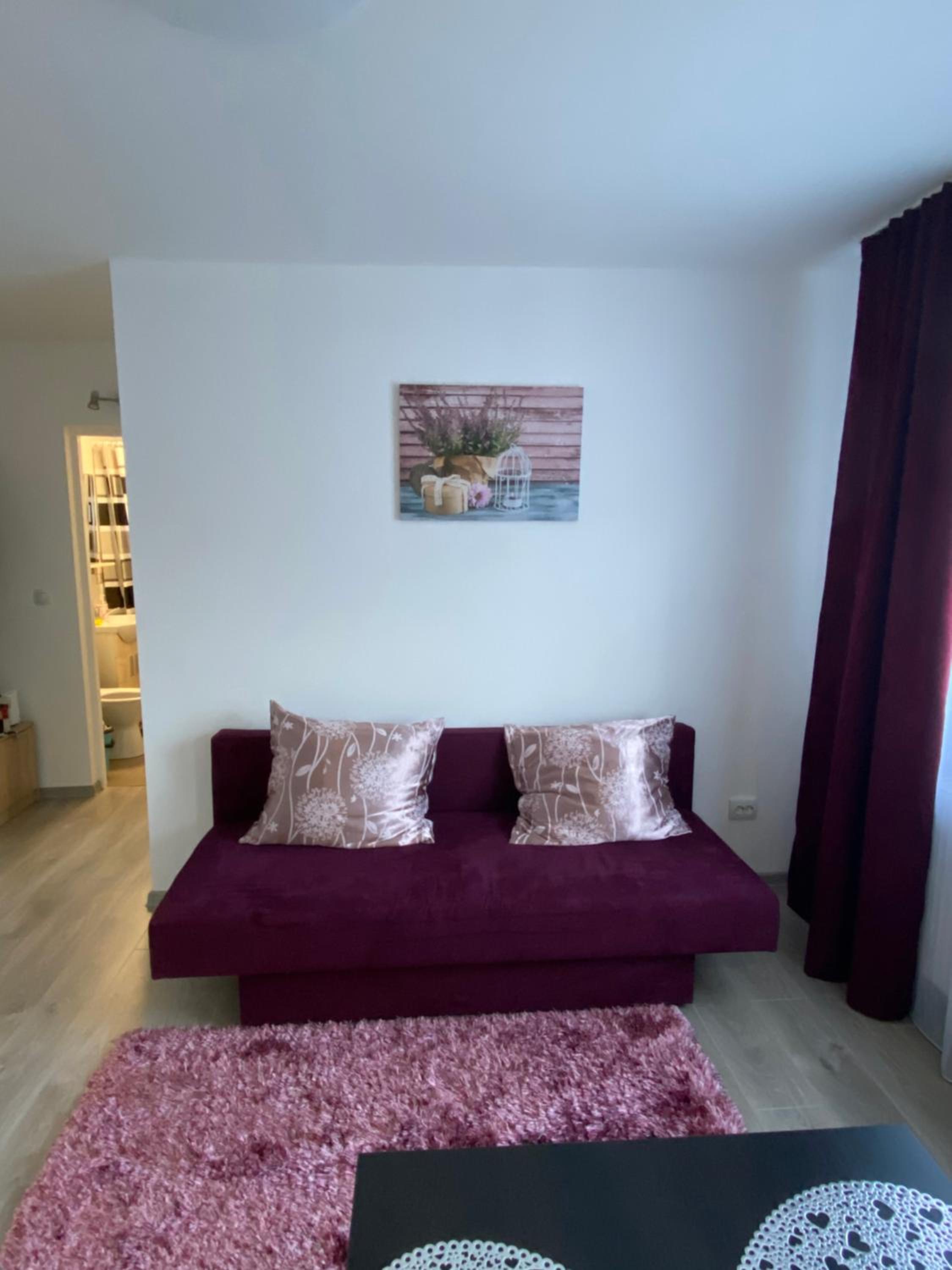 One-Bedroom Apartment - Photo 1