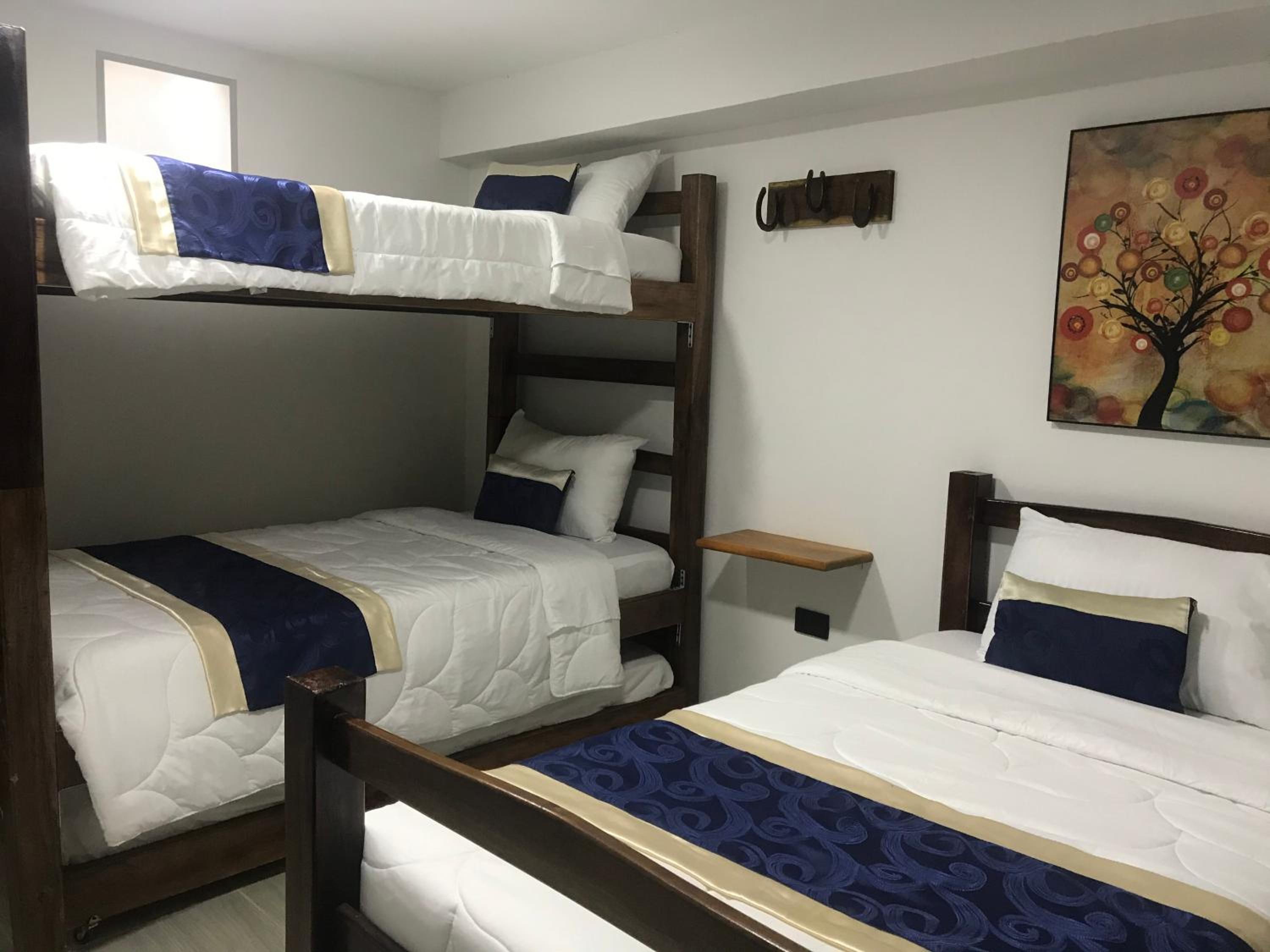 Triple Room with Shared Bathroom photo 2