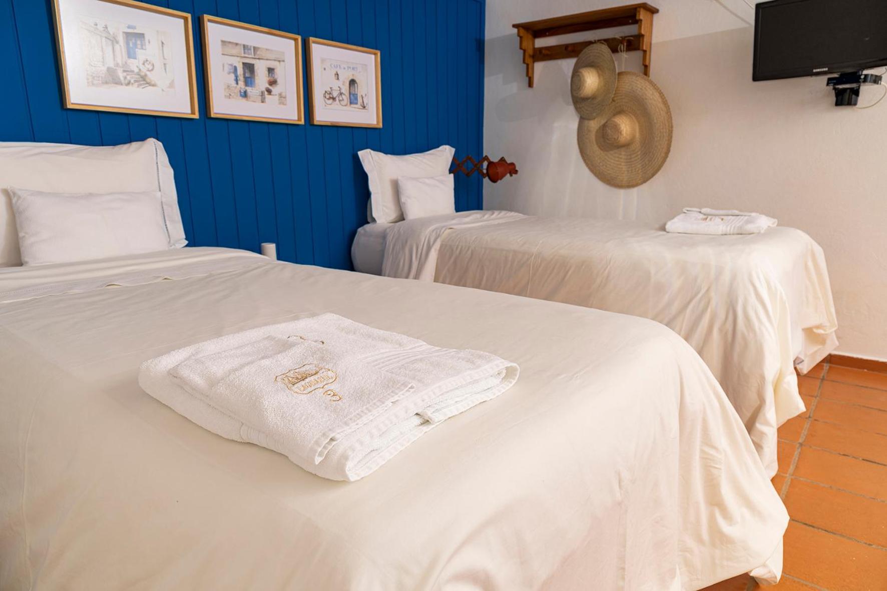 Deluxe Chalet (2 Adults) photo 1