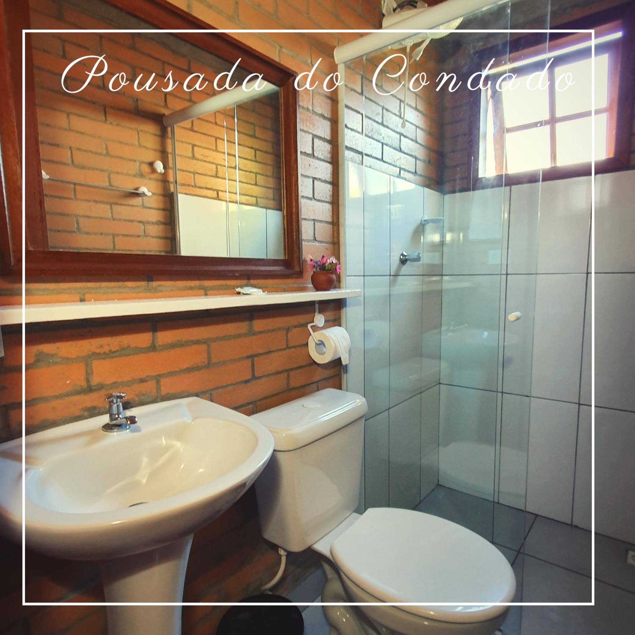 Quadruple Room with Private Bathroom - Photo 3